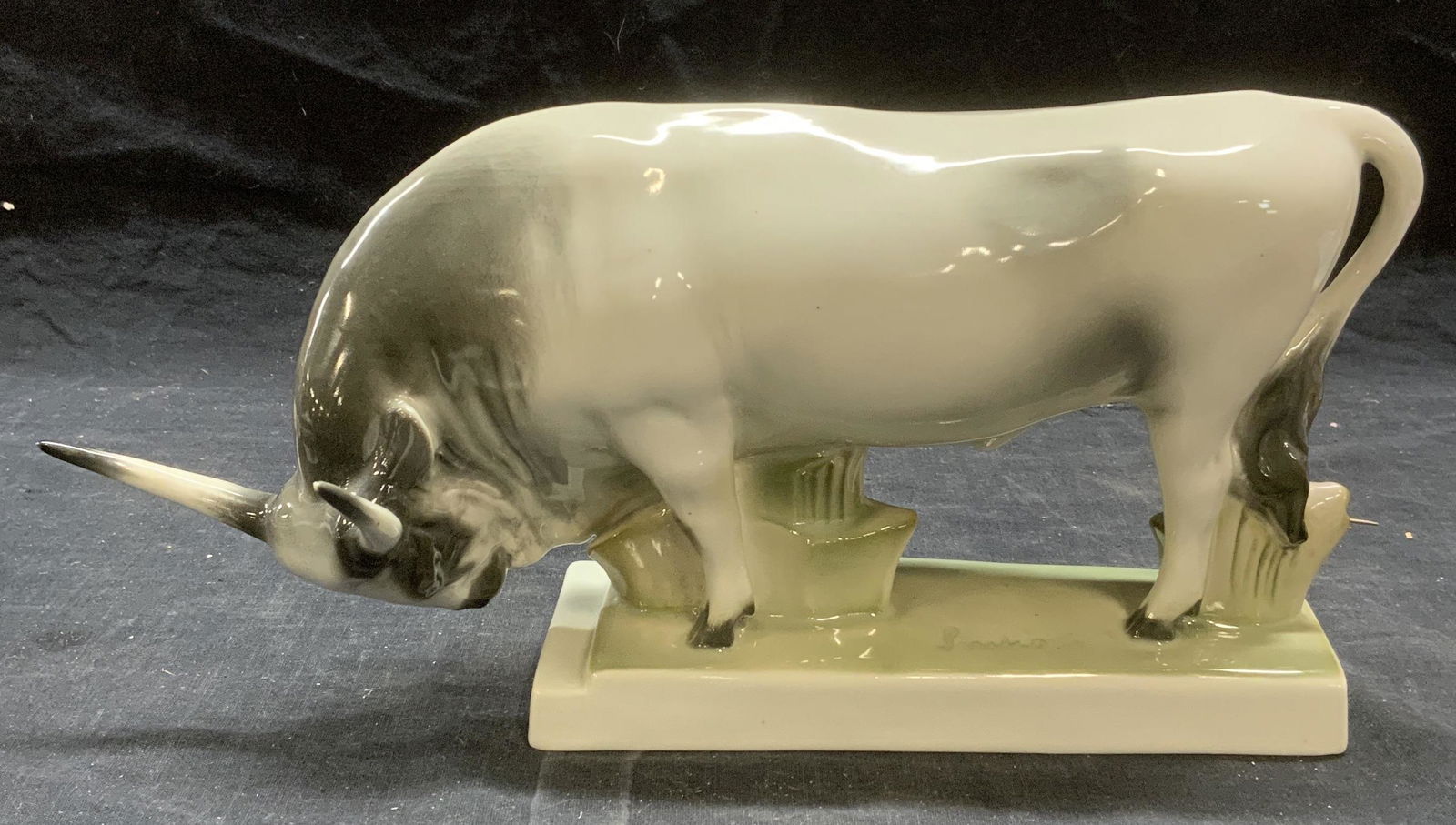 Vintage ZSOLNAY Porcelain Bull Figurine, Hungary (1 of 9)
