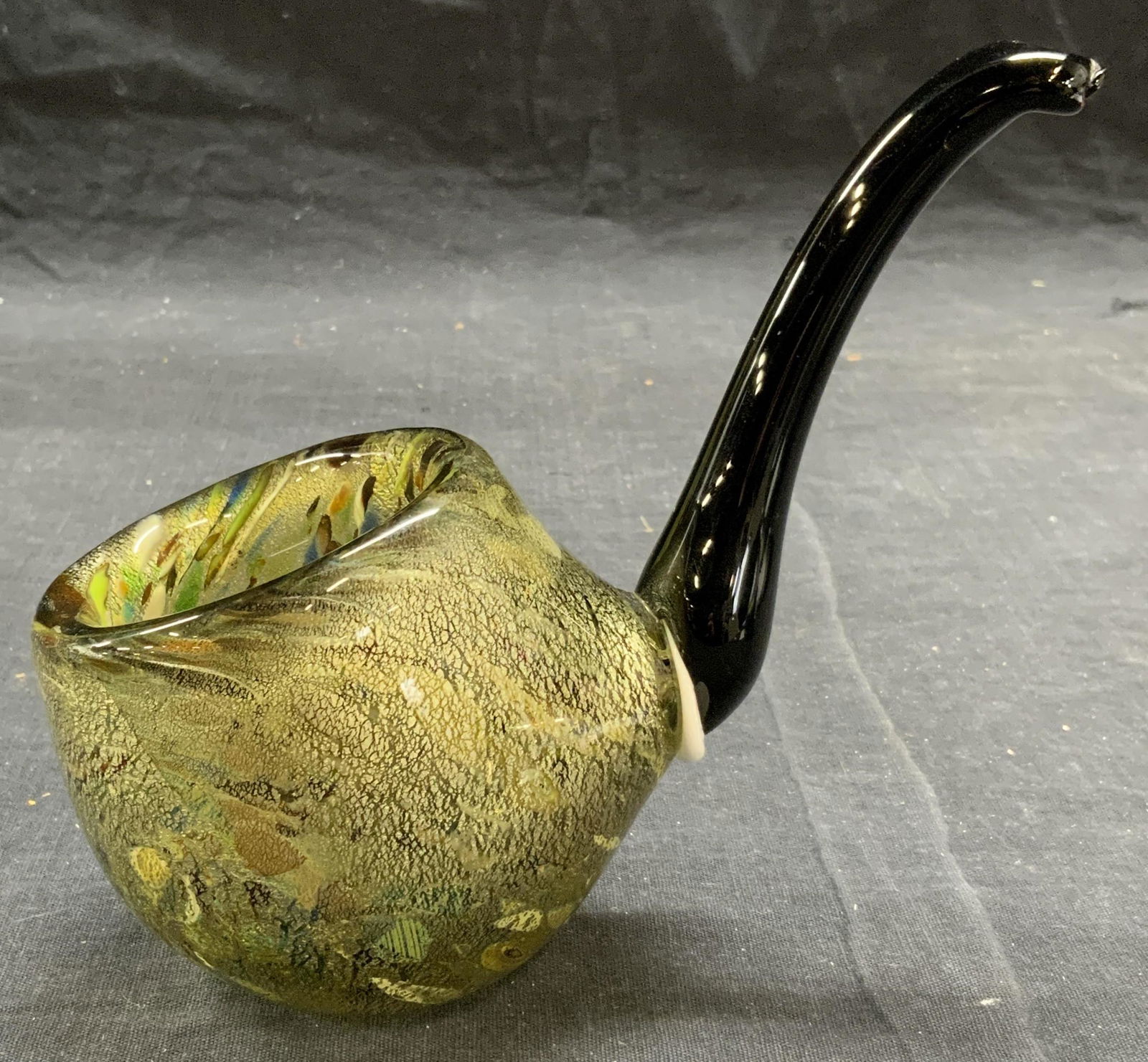Hand Blown Gold/Black Art Glass Pipe: Hand blown gold and black toned art glass pipe. Measures approx. 6.25 x 3 x 5.5 inches. In good condition. Art glass, Studio glass, art glass pipe, decorative arts, table decor, table accessories, hom