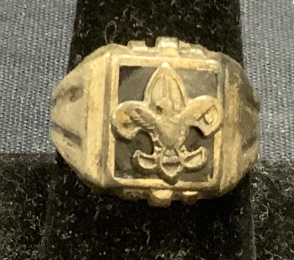Vintage Sterling Silver Fleur De Lis Signet Ring (1 of 6)