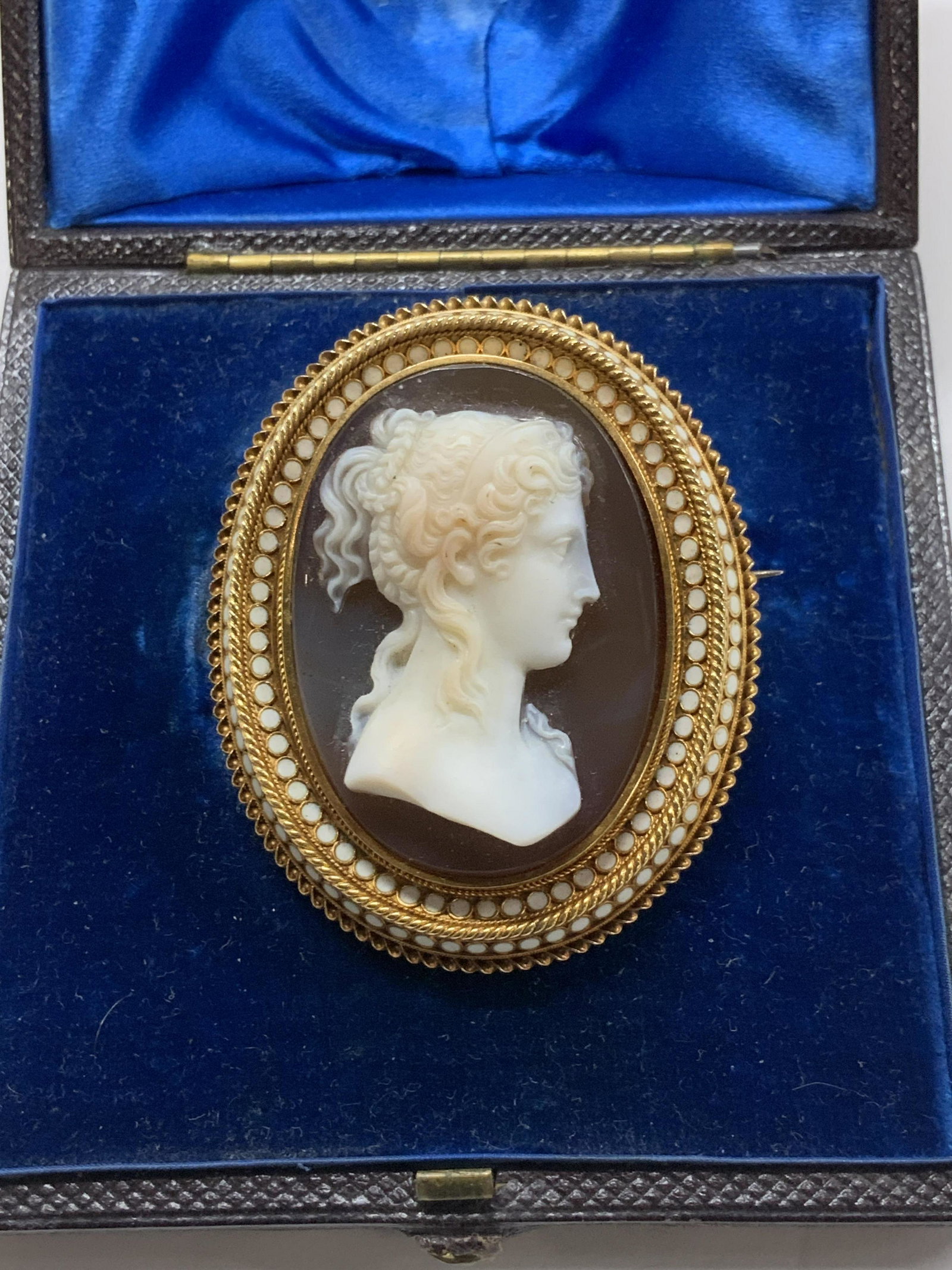 Antique Shell Cameo Brooch with 14 K Gold, Org Box (1 of 8)