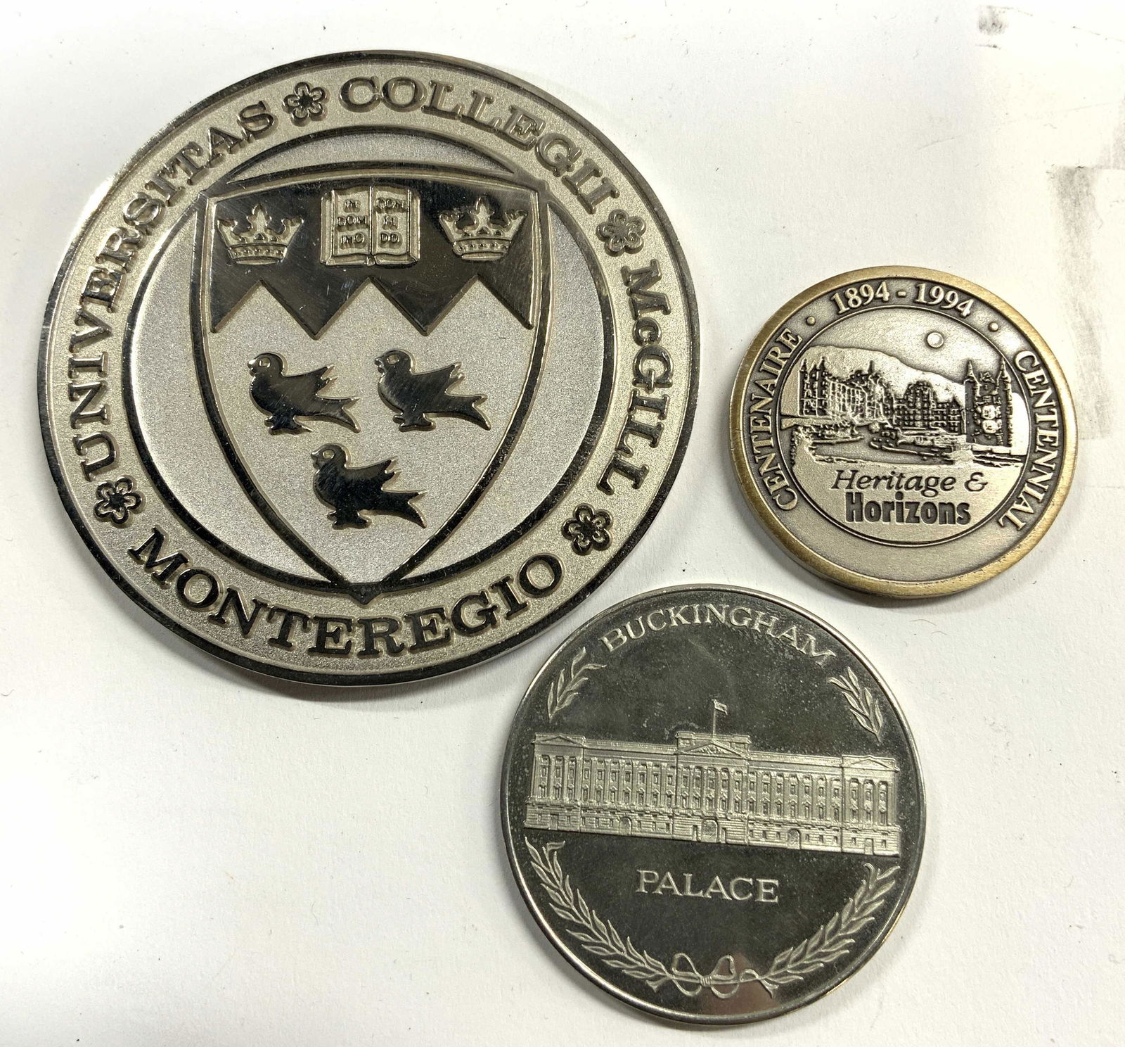 Lot 3 Assorted Commemorative Coins (1 of 7)