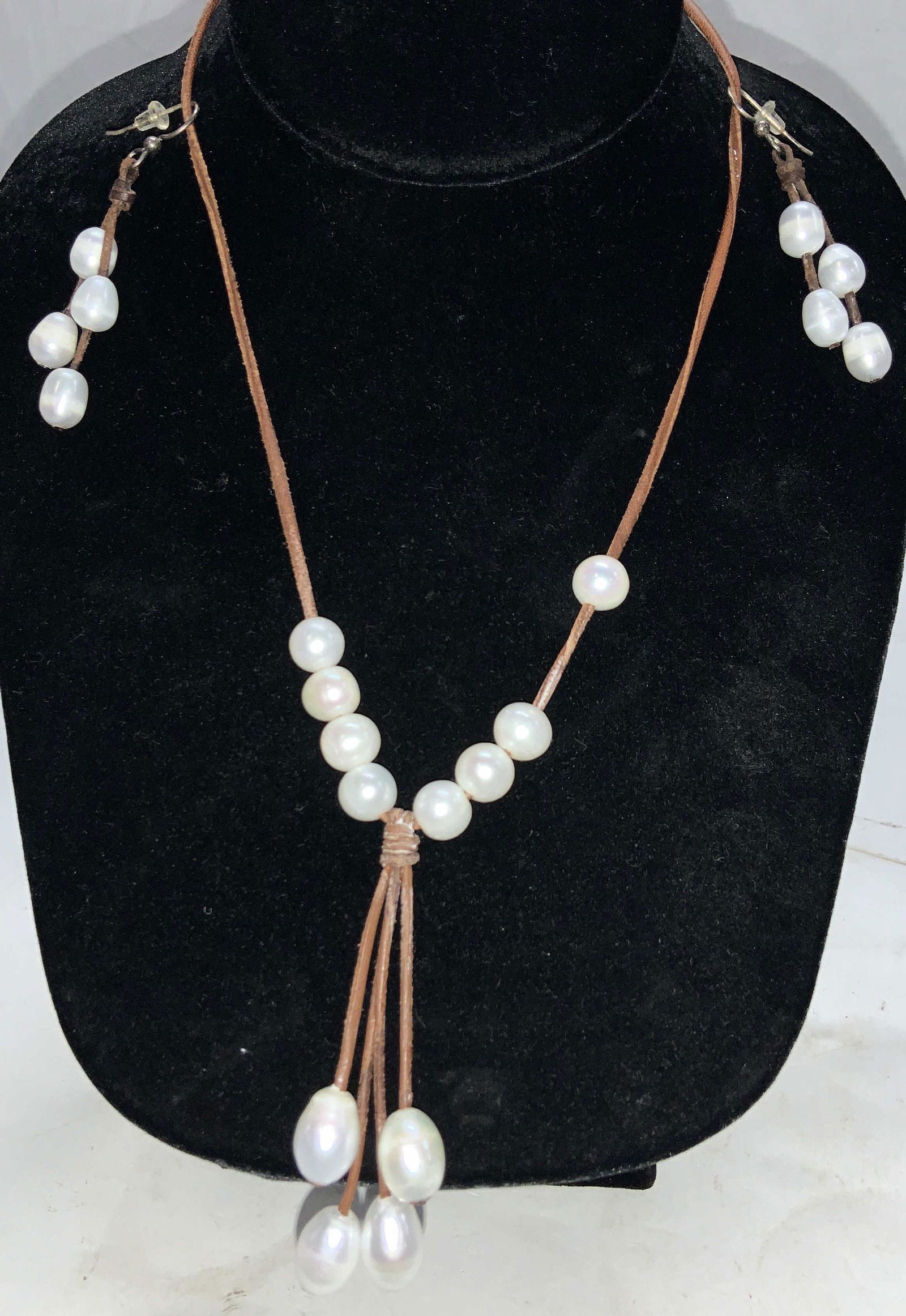 Handmade Costume Pearls Jewelry Set (1 of 6)