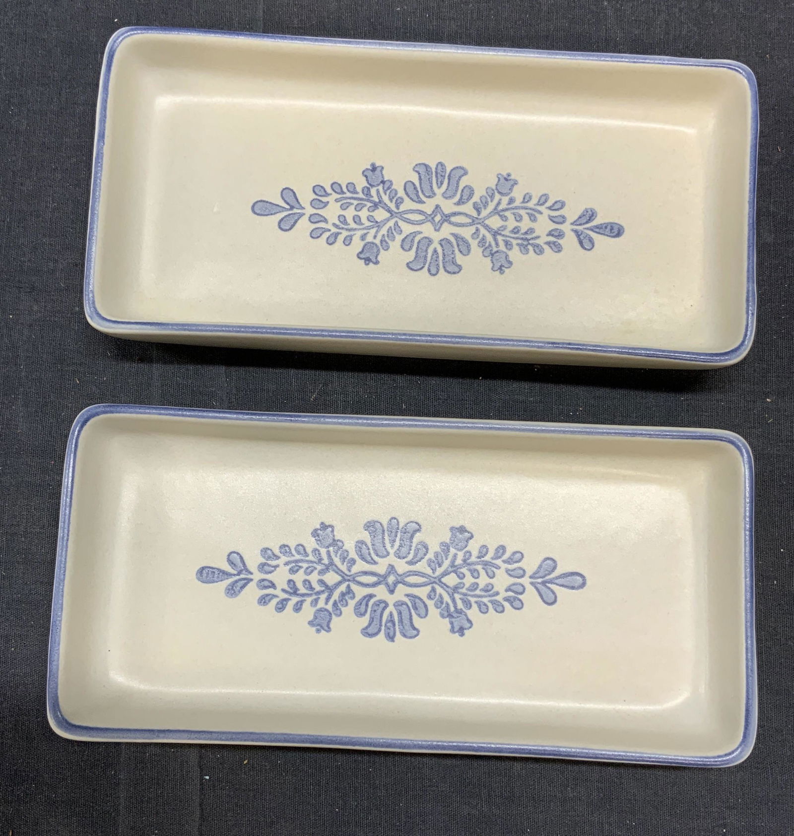 Pair PFALTZGRAFF Ceramic Scroll Dishes USA (1 of 7)