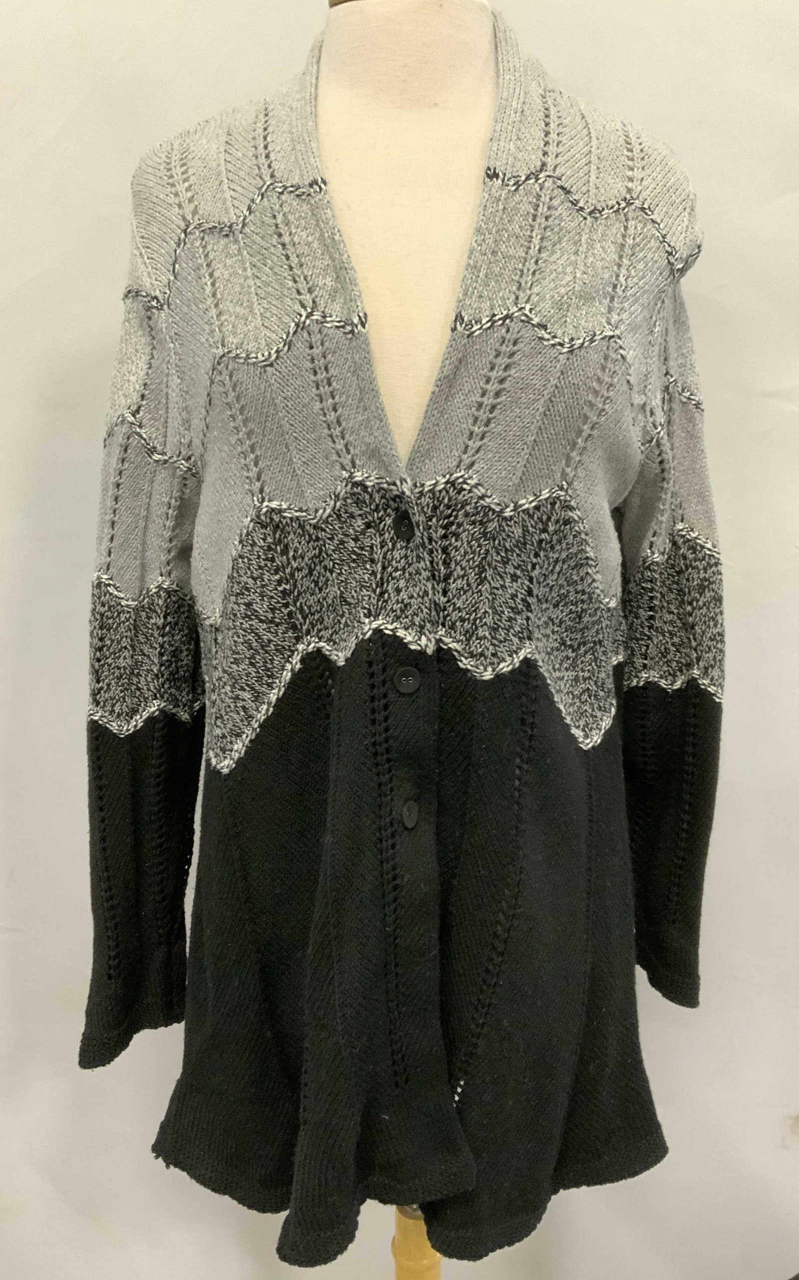 NIC & ZOE Grey & Black Cotton Blend Cardigan: Nic & Zoe grey and black zigzag striped cardigan. Size XL. Cotton blend. Gently worn. NIC and Zoe, NIC and Zoe sweater, ladies designer sweater, ladies designer cardigan, ladies designer knitwear, lad