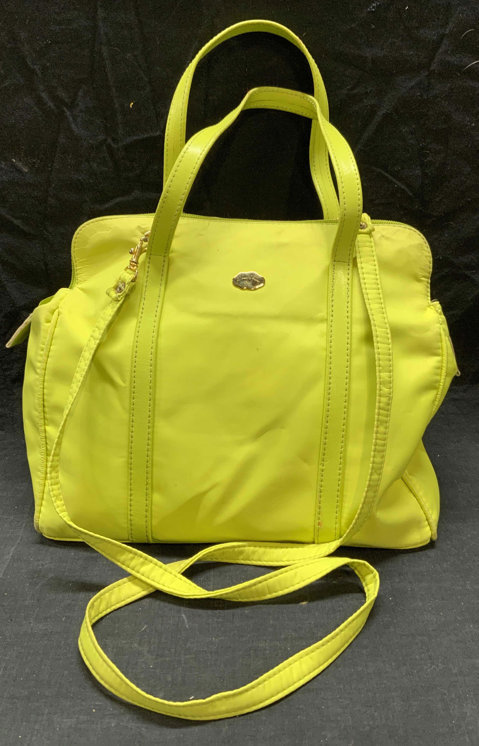 LE MONDE DU BAGAGE Neon Green Handbag France (1 of 9)