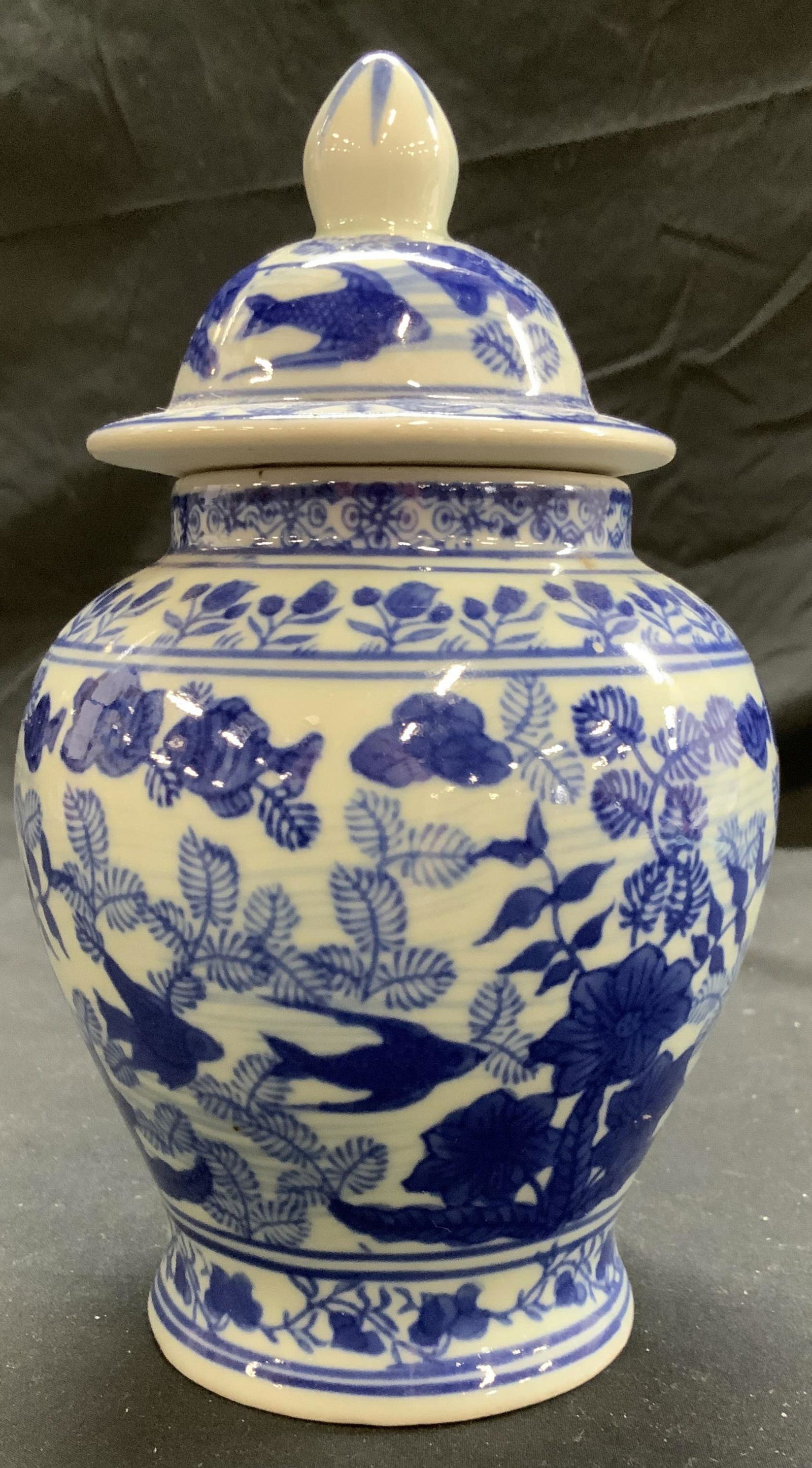 Cobalt and Ceylon Asian Porcelain Ginger Jar (1 of 6)