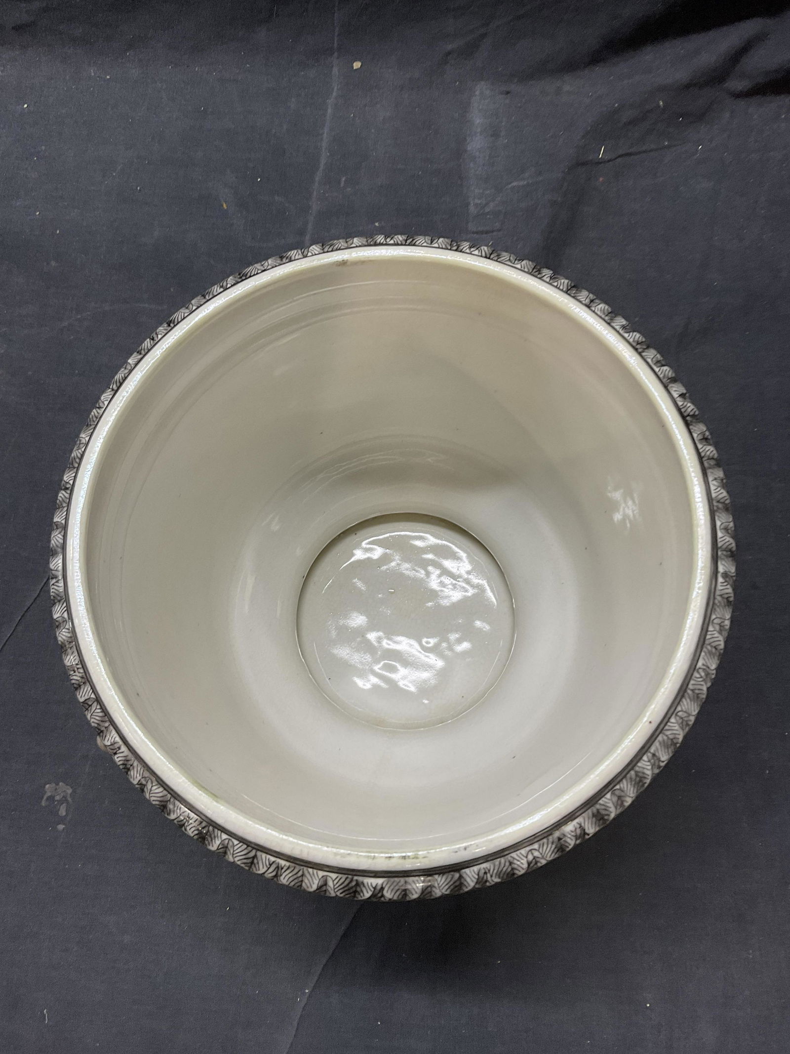 United Wilson Porcelain Lion Head Vessel Cache Pot (1 of 6)