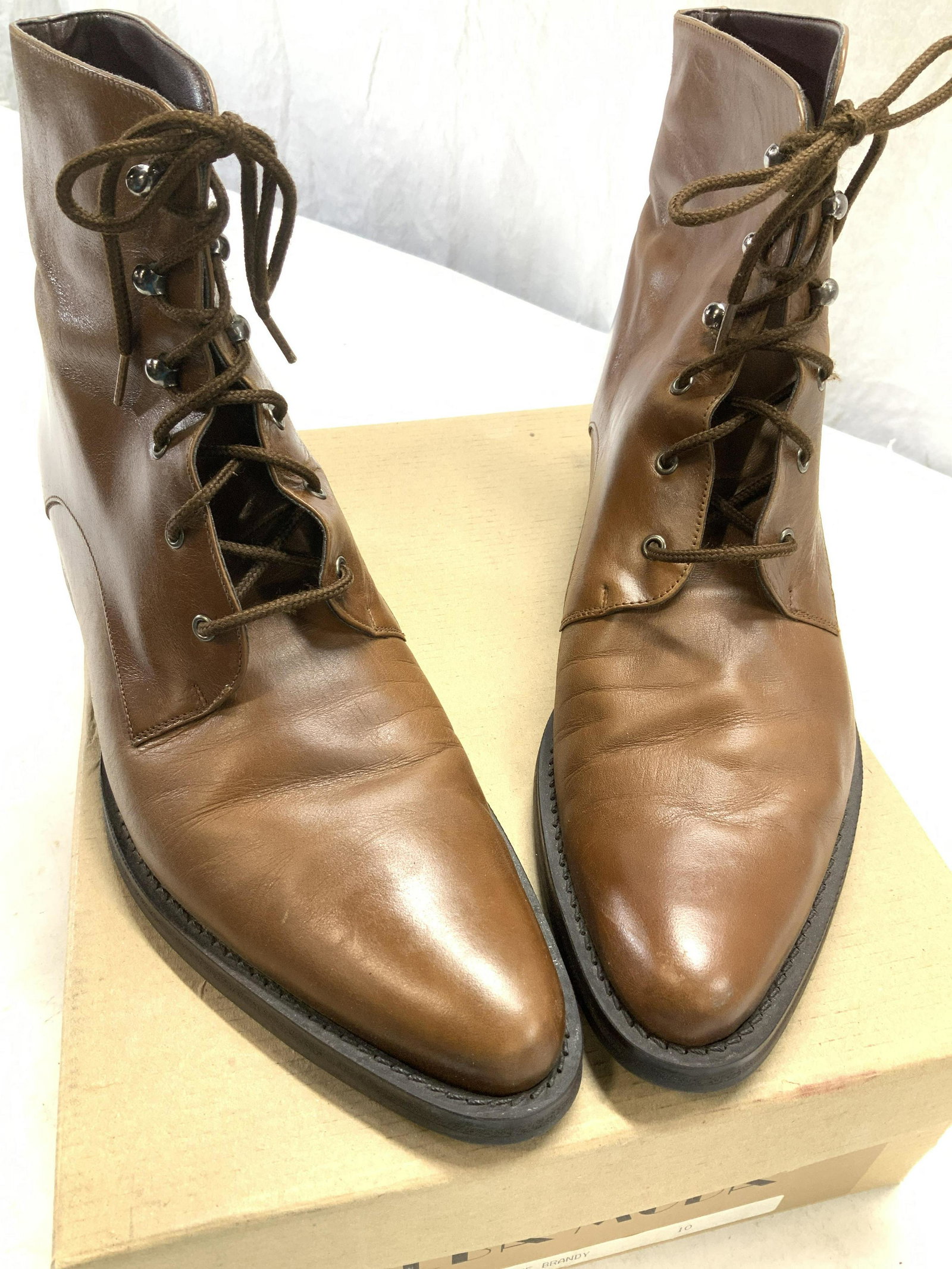 Alba Moda Leather Lace Up Ankle Books, Box: Alba Moda Size 10 Medium brown leather ankle boots with laces . 1.5 in. heel, rubber sole. Light wear. Possibly worn 1x. Comes in the original box . Bought at the famous Loehmanns department store., s