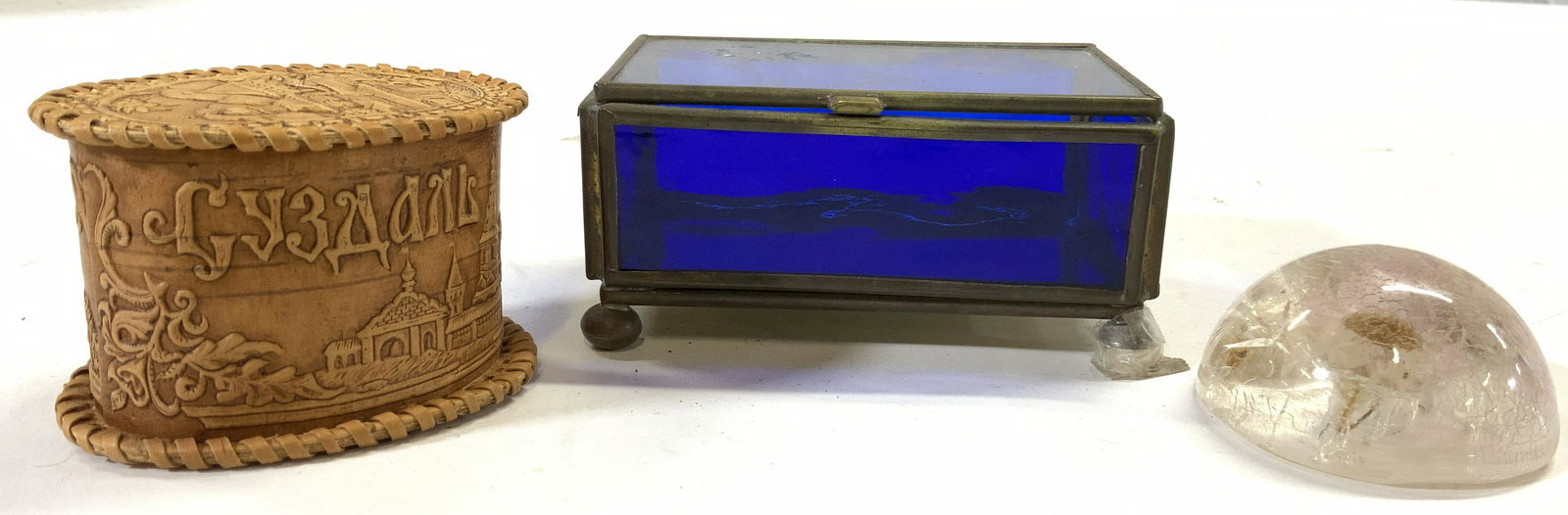 Lot 3 Assorted Tabletop Accessories (1 of 6)