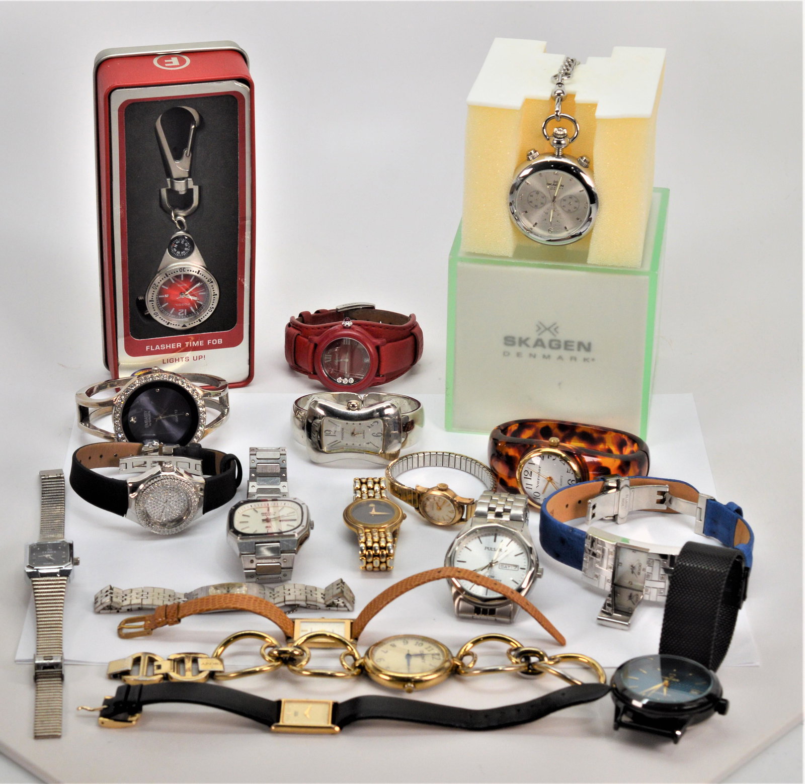 Collection of Watches As Is 18 Pieces (1 of 6)
