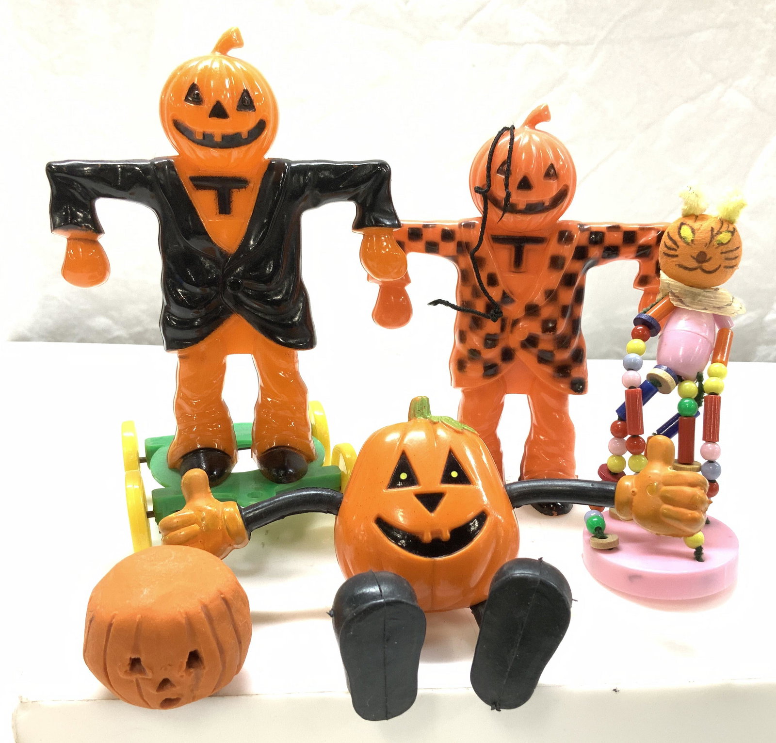 Lot 5 Halloween Figural Home Decor (1 of 7)