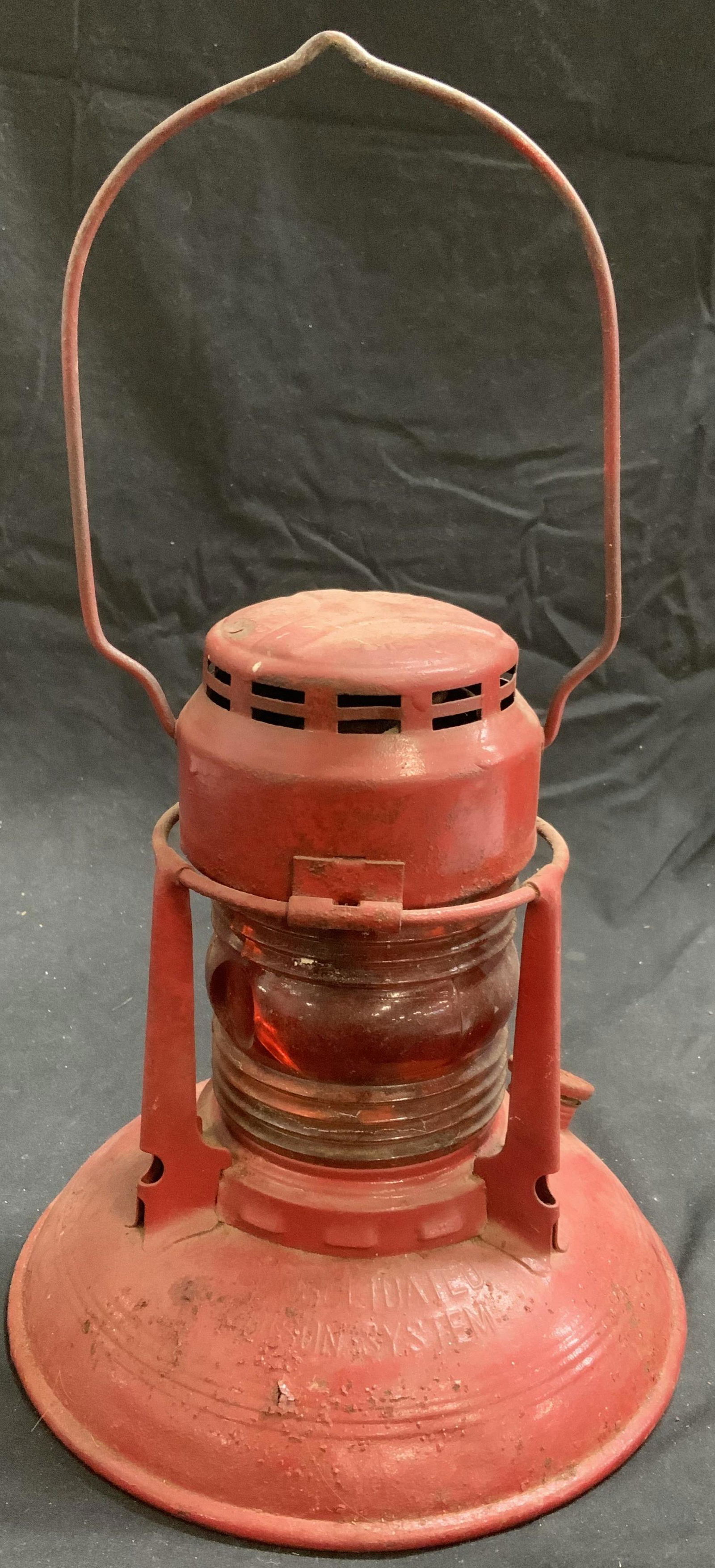 Vintage CONSOLIDATED EDISON SYSTEM Oil Lantern (1 of 8)