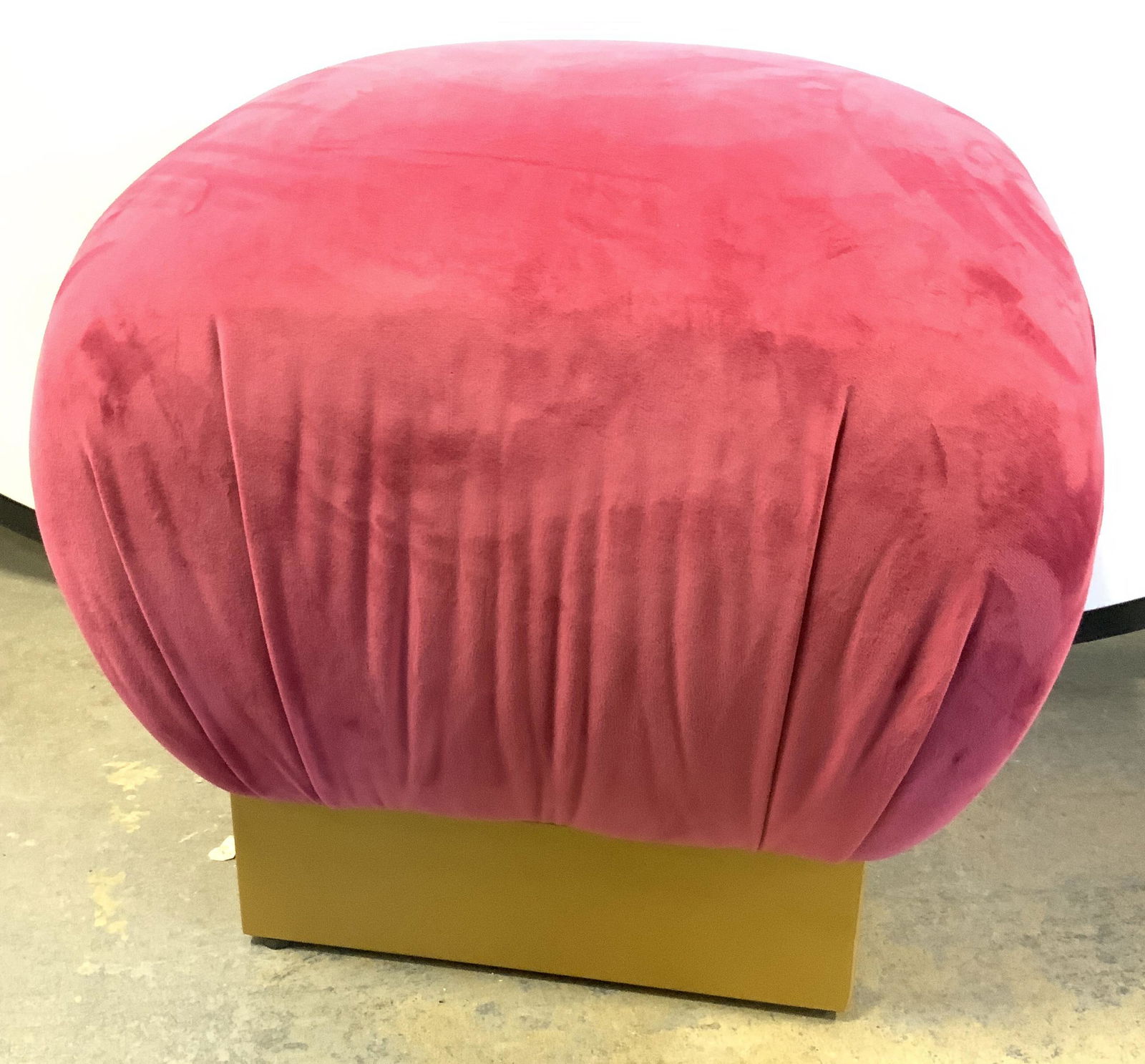 ZHEJIANG LIBO FURNITURE CO. Pink Tufted Ottoman (1 of 9)