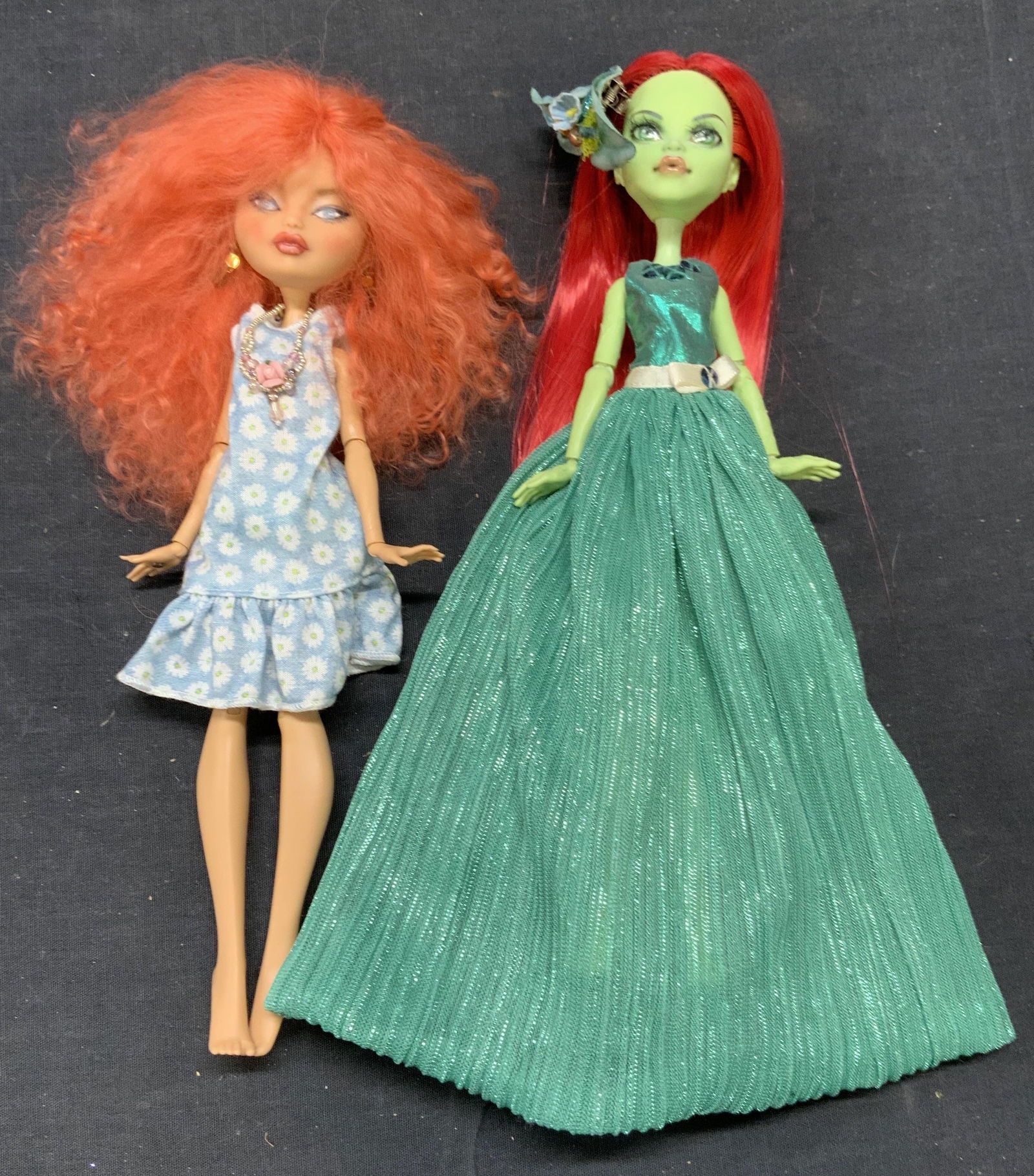 Lot 2 Fashion & Fantasy Display Dolls (1 of 8)