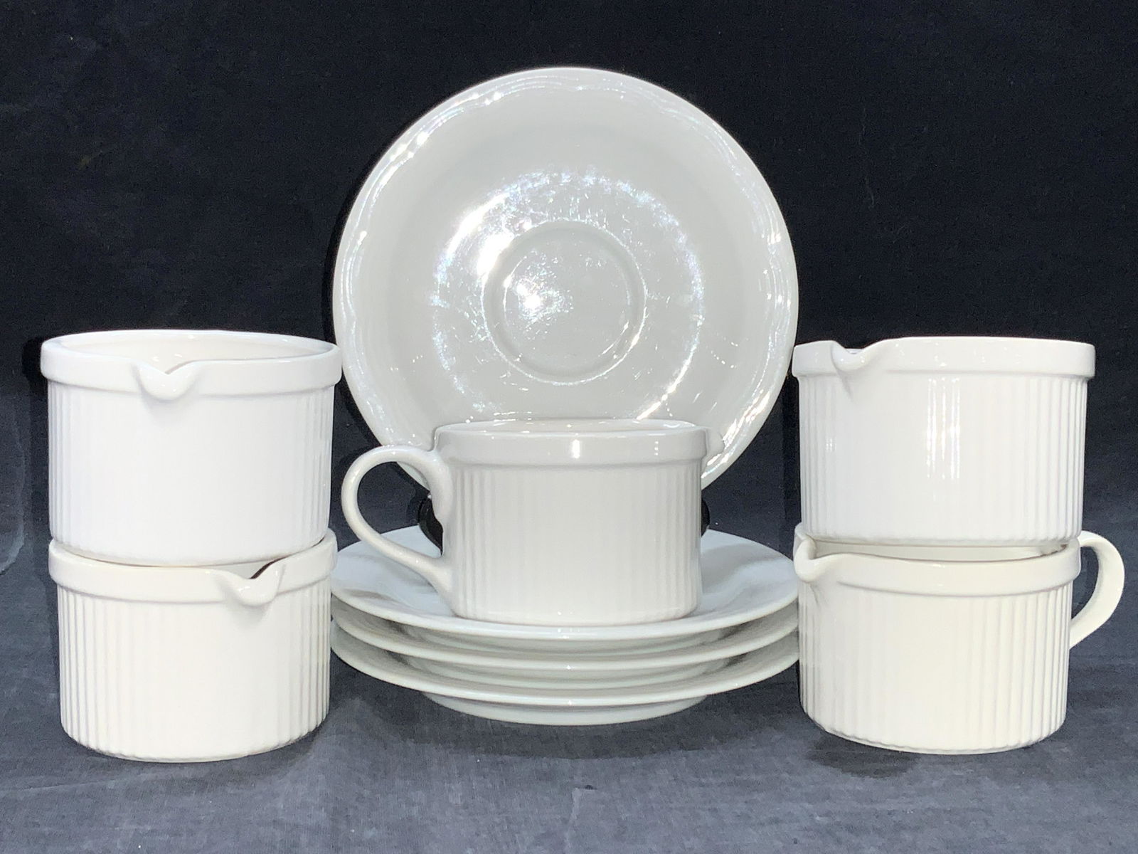 Set 9 Arzberg White Ceramic Dishware (1 of 9)