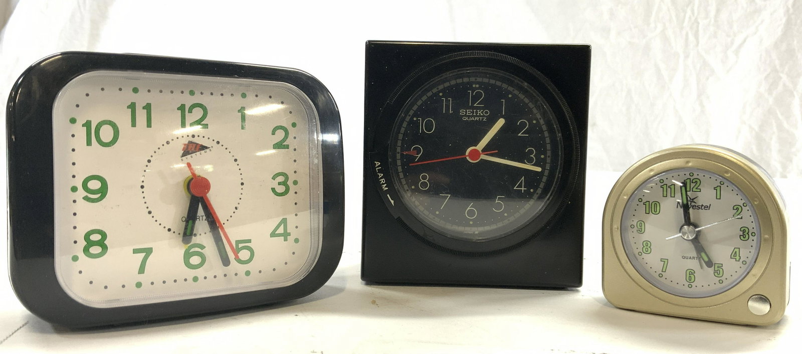 Lot 3 Vintage Assorted Alarm Clocks (1 of 8)