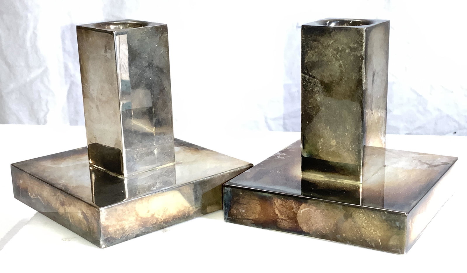 CALVIN KLEIN Swid Powell Silver Plate Candlesticks (1 of 6)