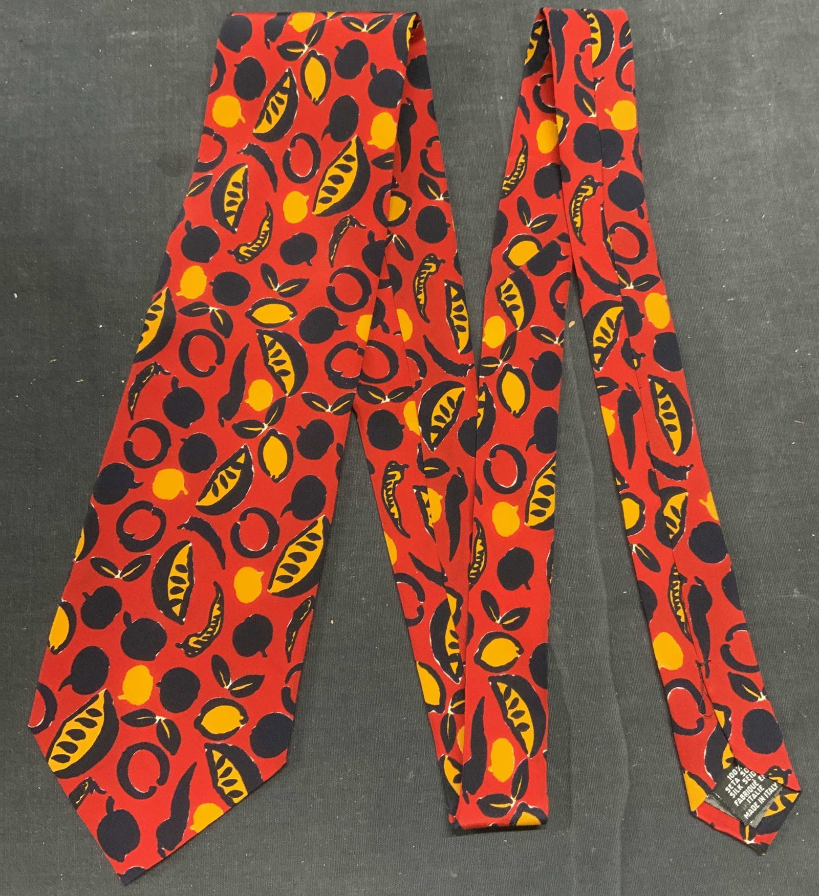 YVES SAINT LAURENT Red Silk Fruit Print Tie (1 of 6)