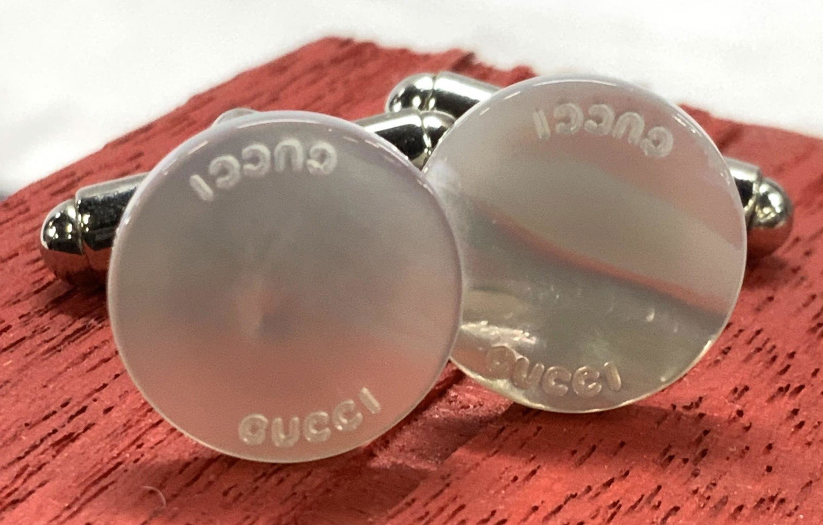 GUCCI Mother of Pearl Silver Tone Cufflinks, Italy (1 of 6)