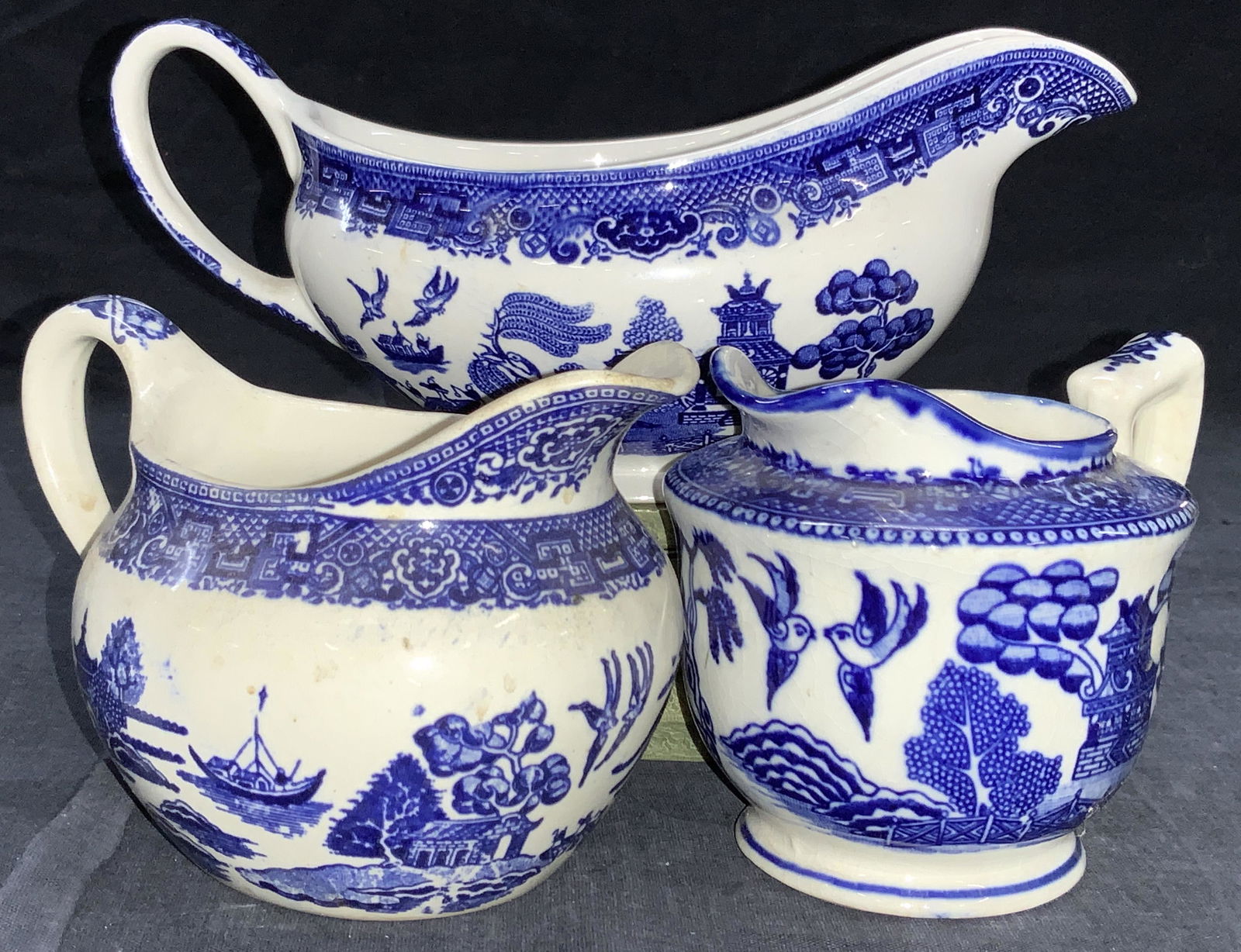 Set 3 Blue Willow Porcelain Pitchers, Japan (1 of 8)