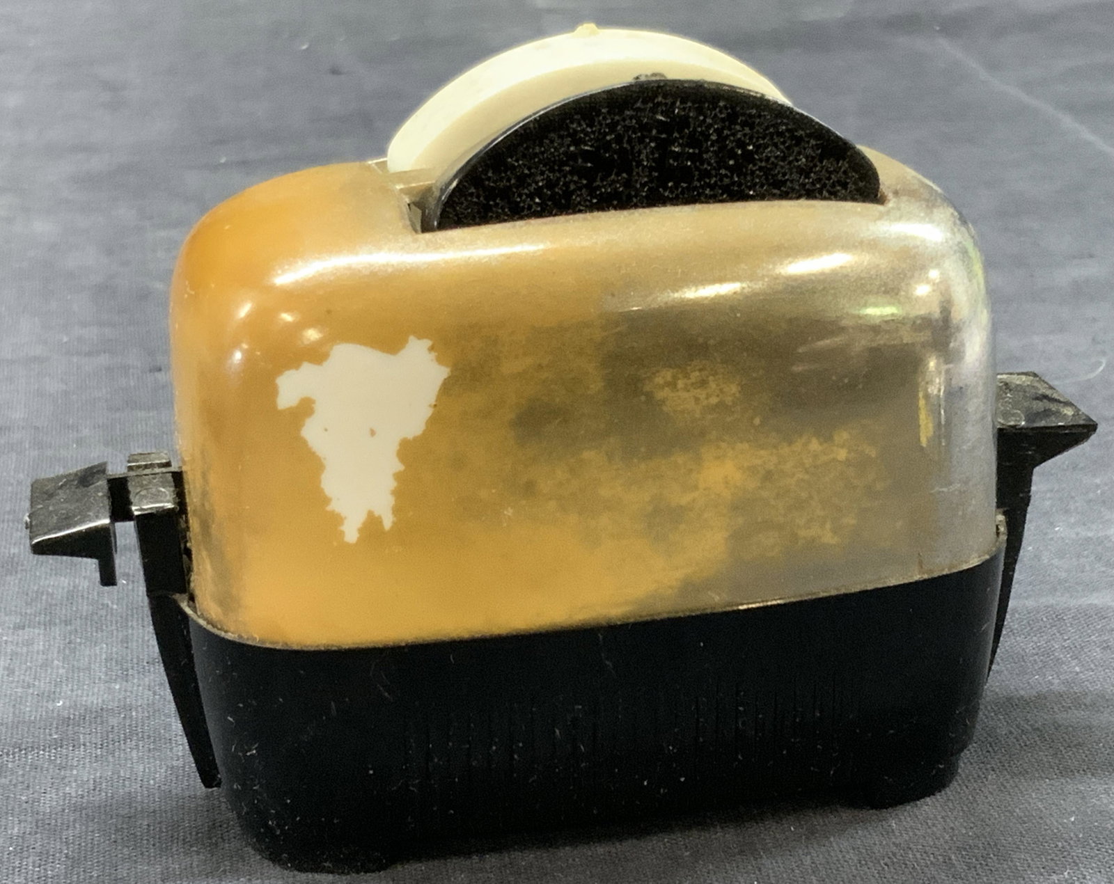 Vintage Tucker Products Toaster Salt Shakers USA: Marked on undesired Tucker Product Corp. Leominster, mas. Made in U.S.A Salt and pepper shaker toaster, with toaster and shakers made of plastic and shakers made to resemble the toast that comes out o