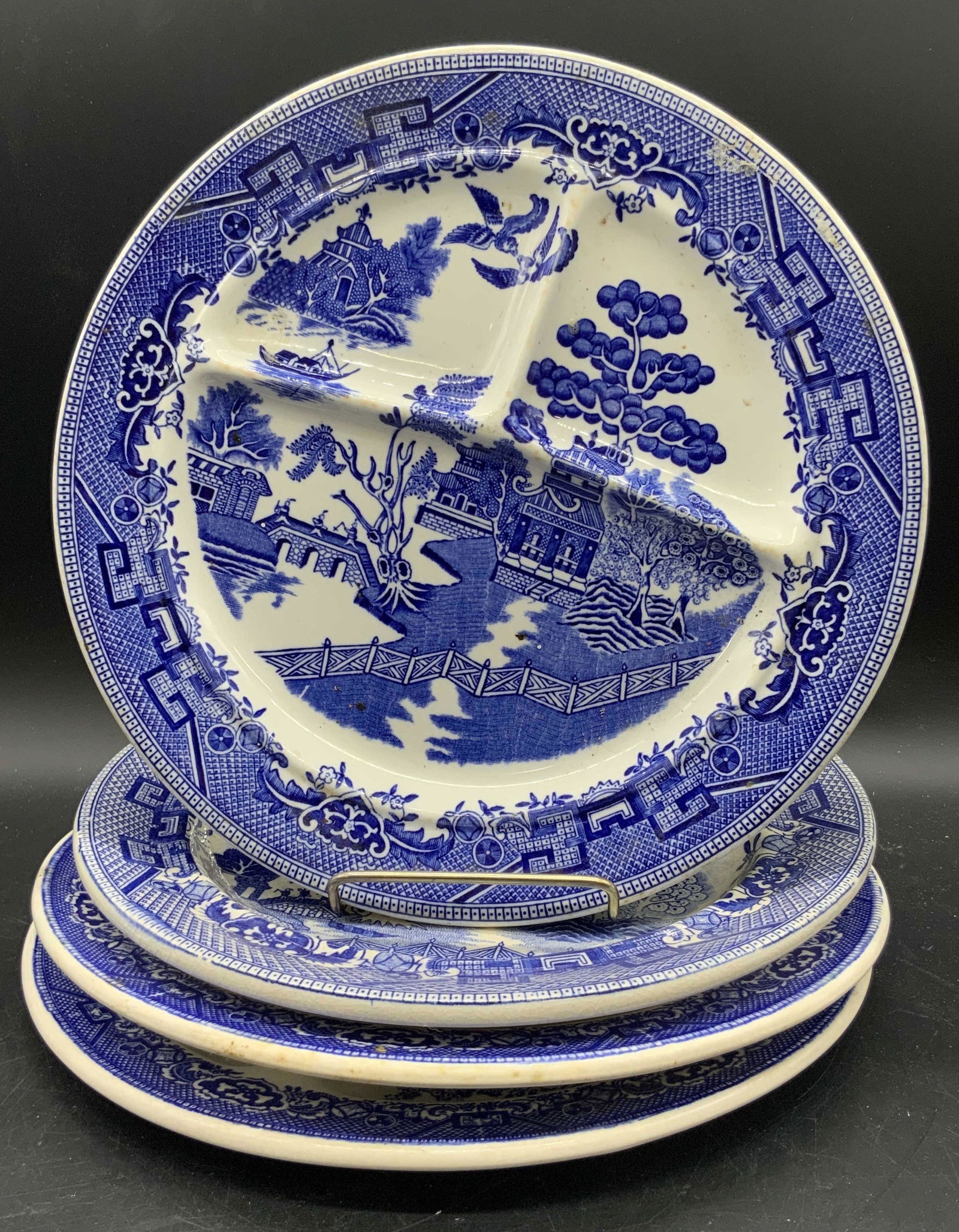 4 Vintage Blue Willow Pattern Ceramic Plates USA (1 of 13)