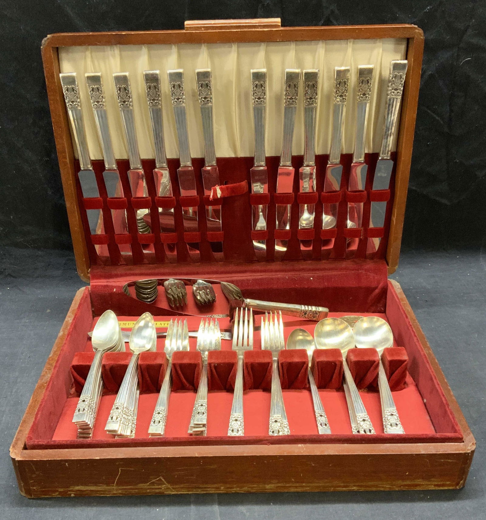 ONEIDA Community Plate Silver Pl Flatware Set 51 (1 of 7)