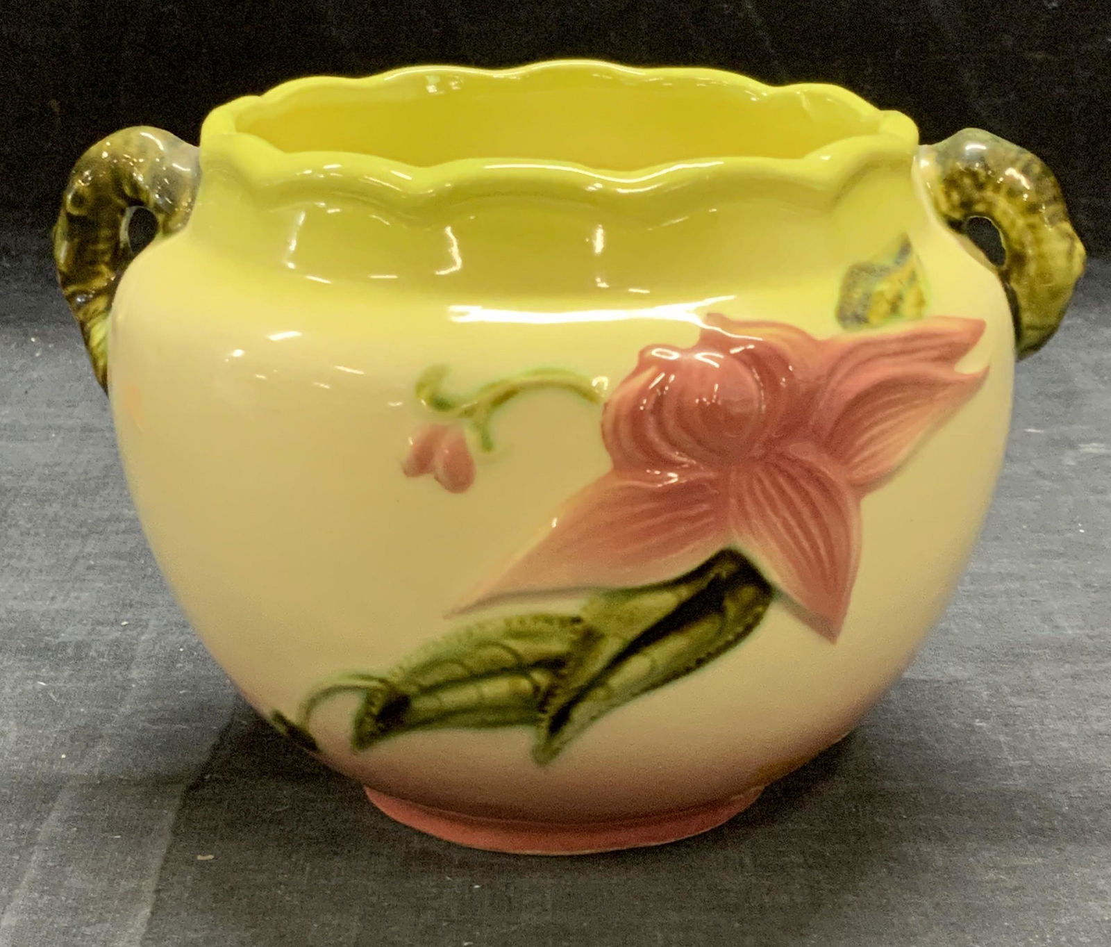 Vintage HULL Floral Art Pottery Vase Vessel USA (1 of 6)