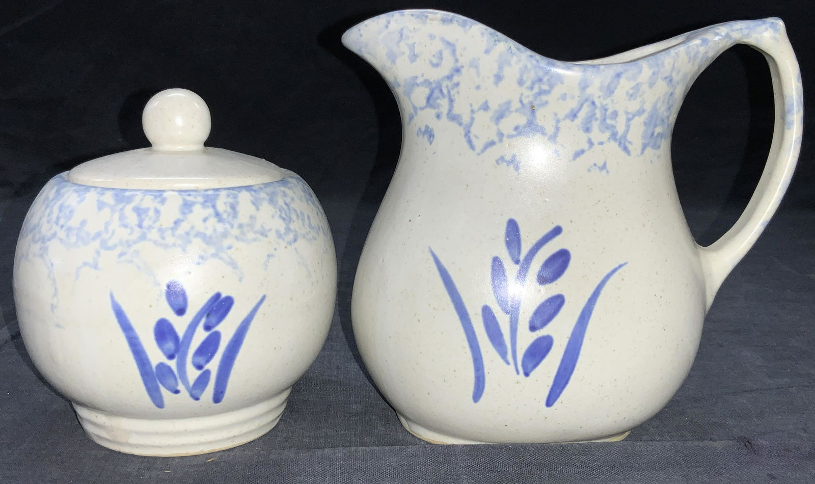 Set of 2 Vintage Roseville Ceramic Accessories (1 of 7)