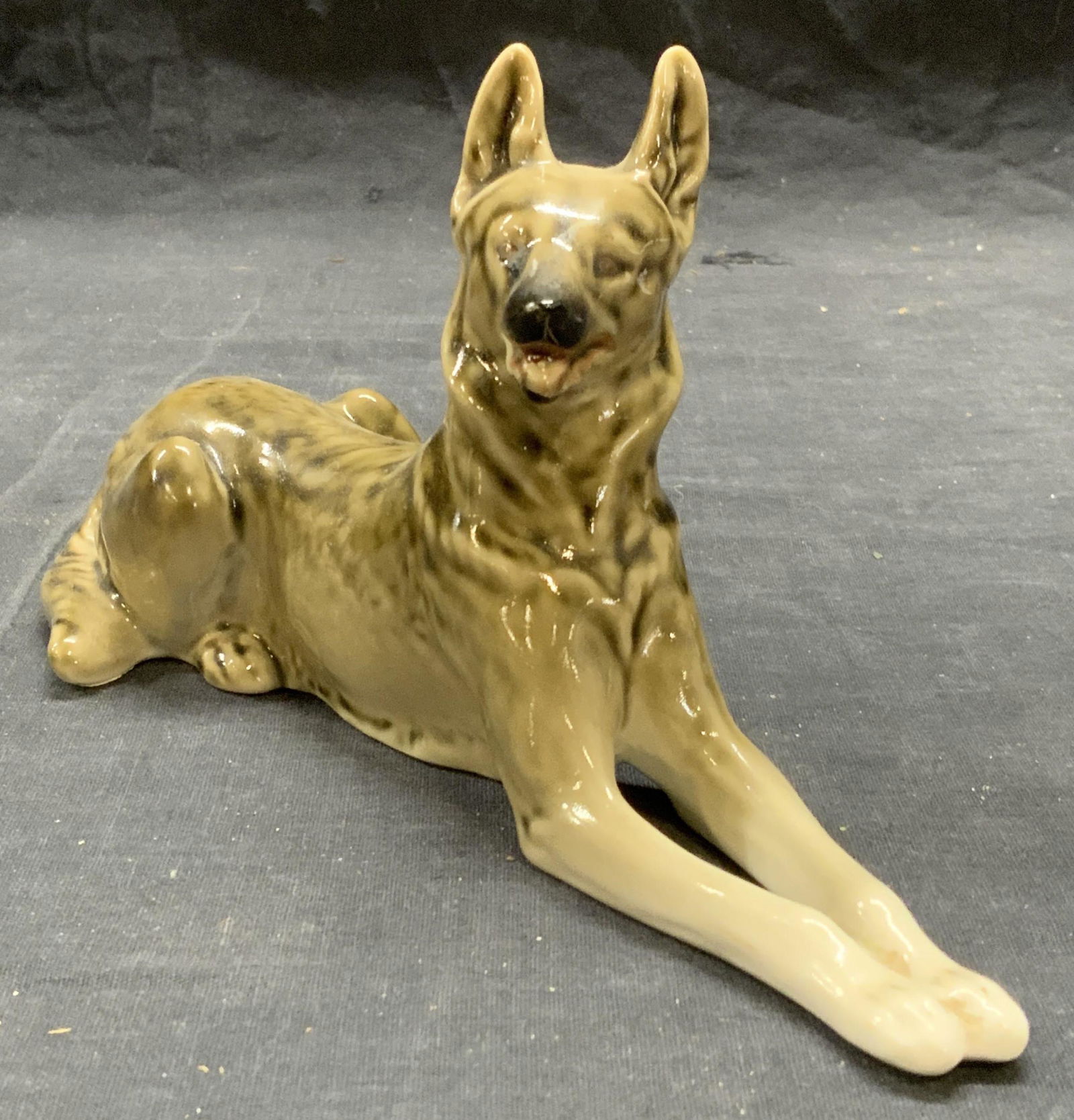 LOMONOSOV Porcelain German Shepherd Figurine (1 of 7)