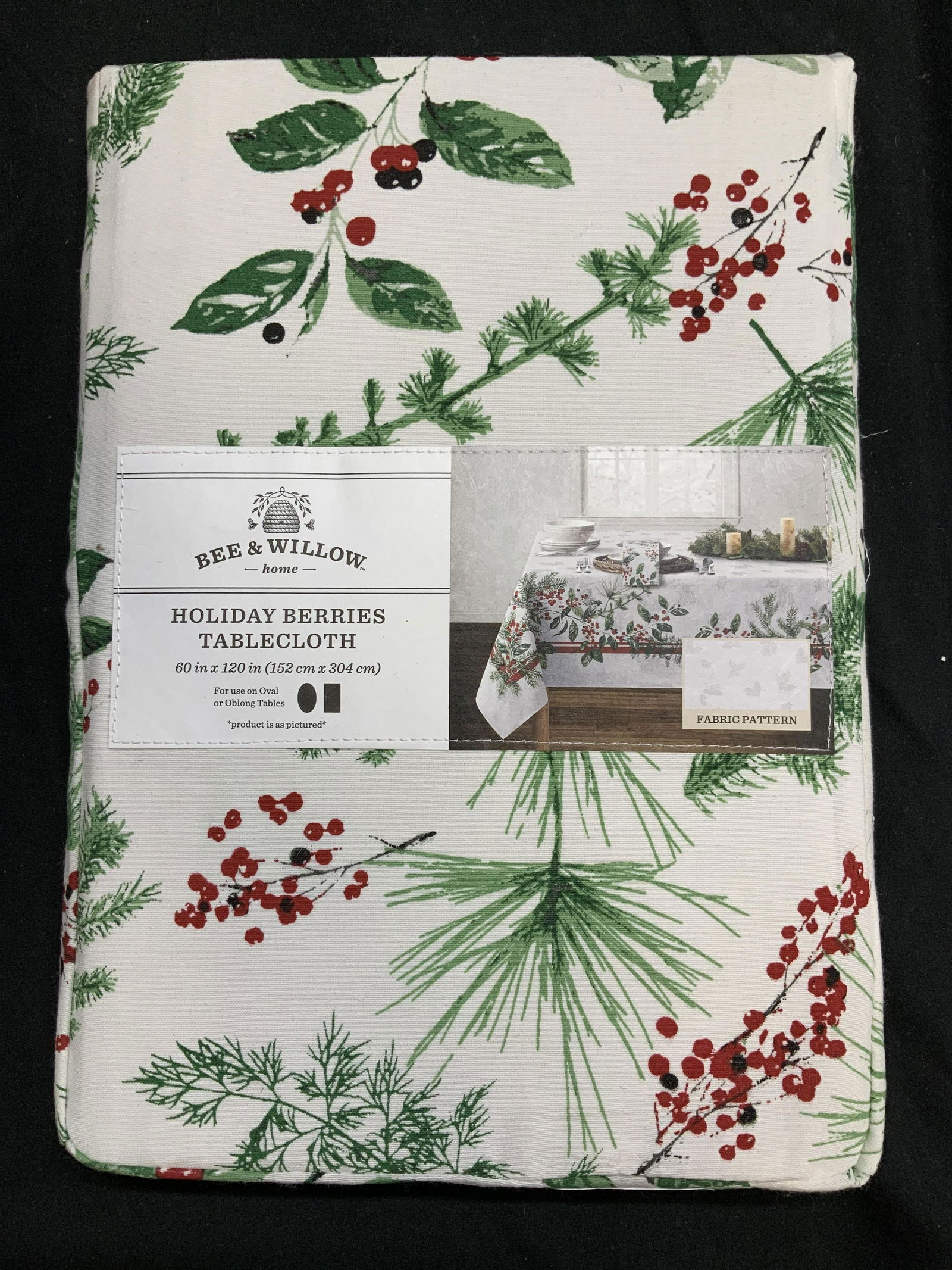 Bee & Willow Holiday Berries Cotton Tablecloth NIP: New Never Used Bee & Willow Holiday Berries 60% cotton, 40% polyester OBLONG tablecloth. 60x 120 in. Tablecloth, Oblong Oval Tablecloth, Holiday Christmas Tablecloth, Holiday home linens, table linens