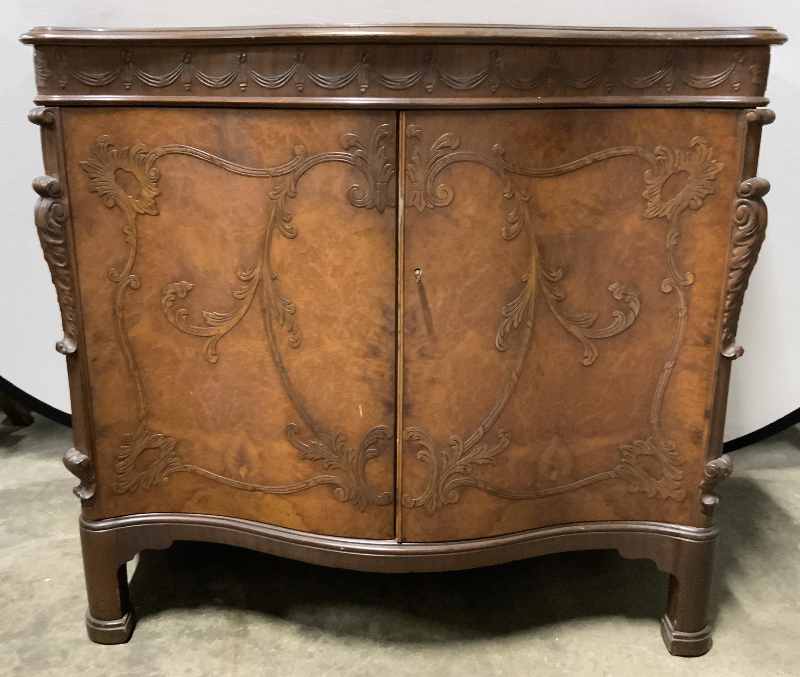 Vintage French 2 Door Wooden Commode (1 of 8)