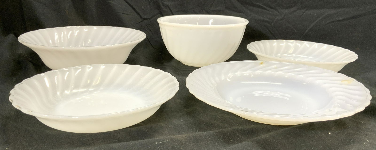 ANCHOR HOCKING Lot 5 Milk Glass Bowls Vessels (1 of 7)