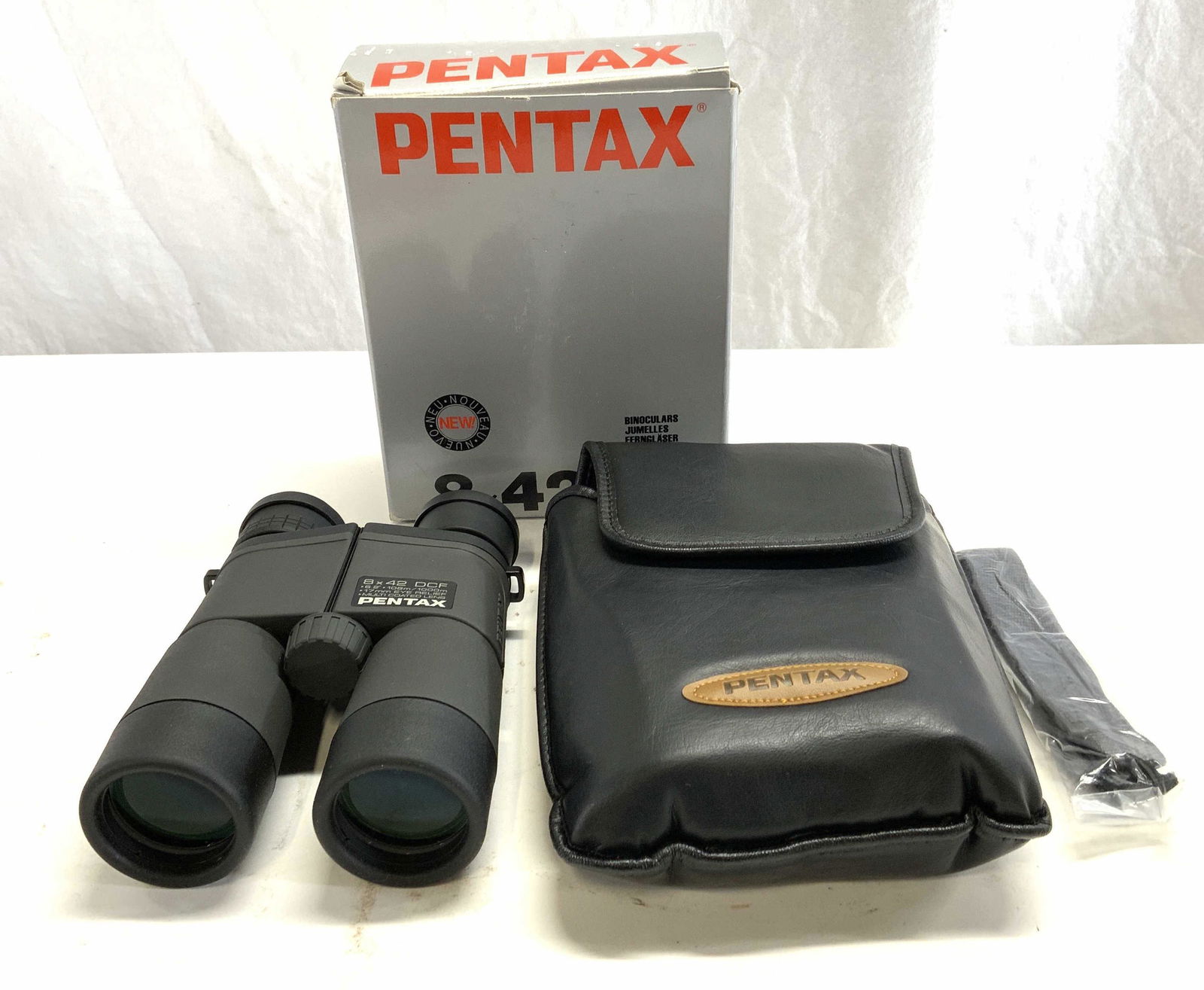 PENTAX 8x42 DCF Binoculars, New in Box (1 of 8)