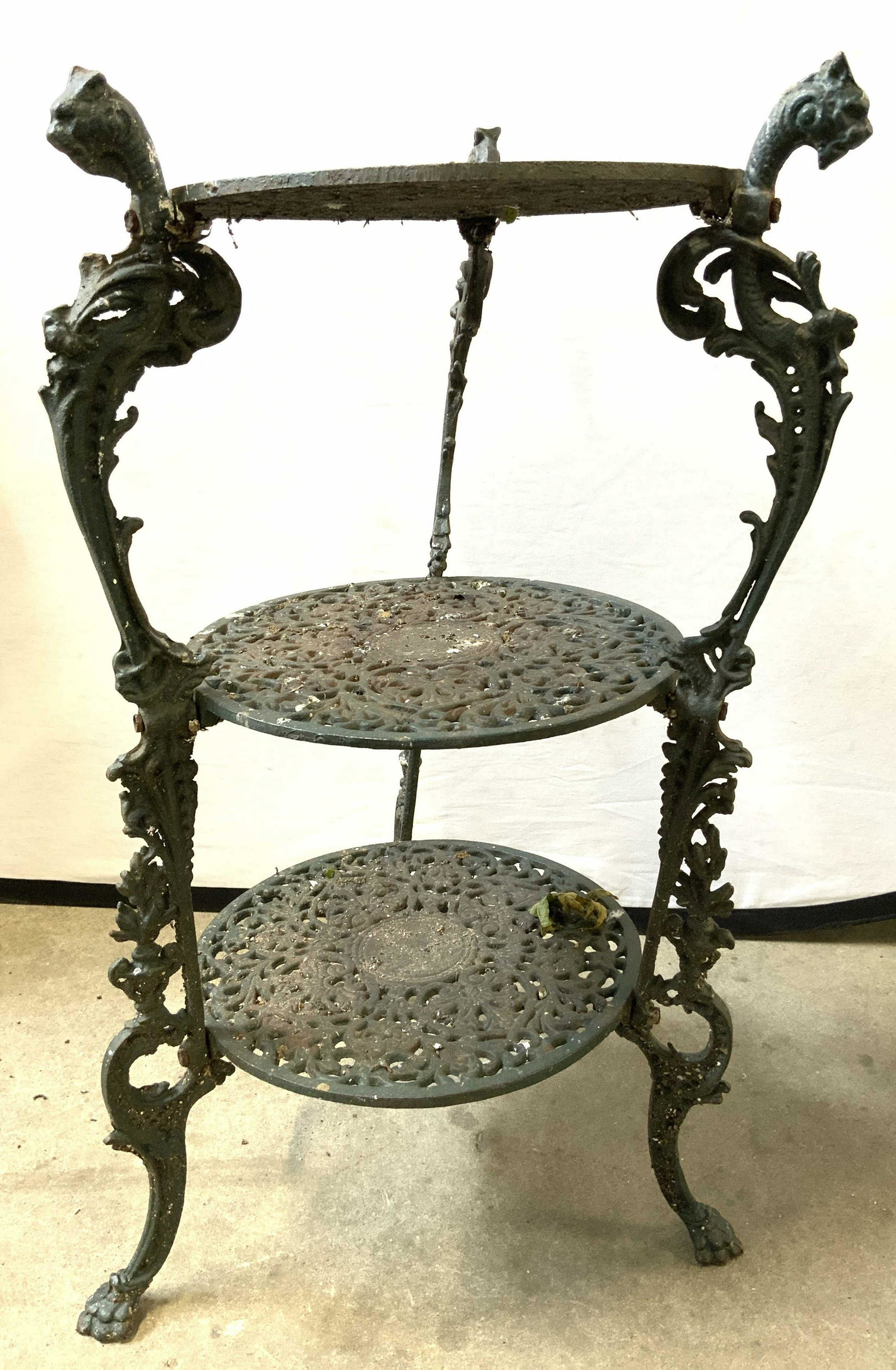 Vtg 3 TIER WROUGHT IRON LIONS HEAD PLANT STAND (1 of 6)