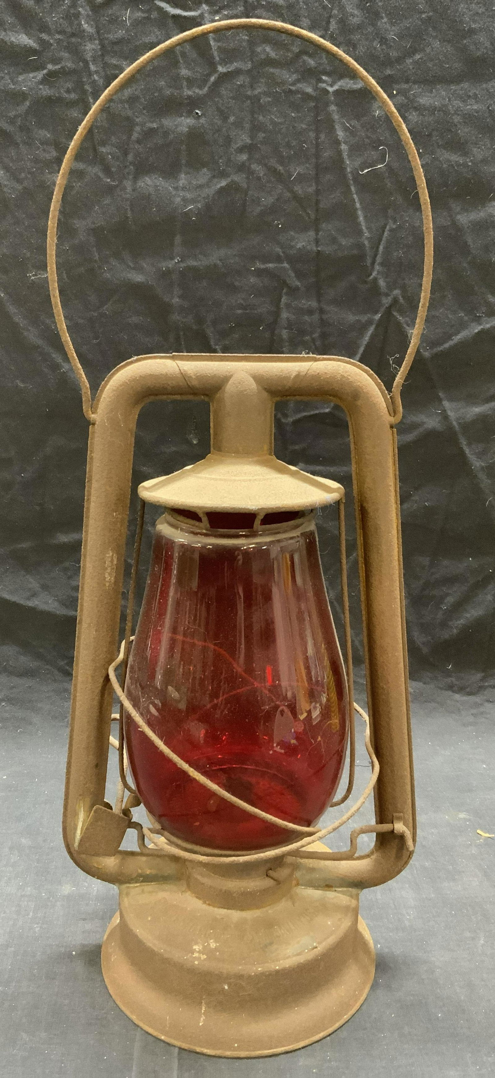 Vintage EMBURY Railroad Oil Lantern, USA (1 of 7)