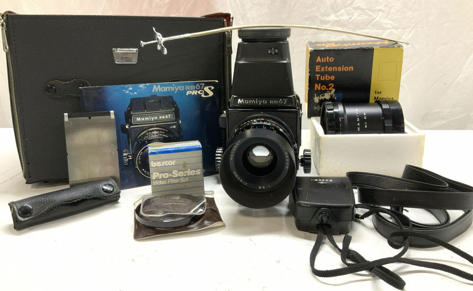 Mamiya RB 67 Pro S Camera In Case + Access 13 (1 of 17)