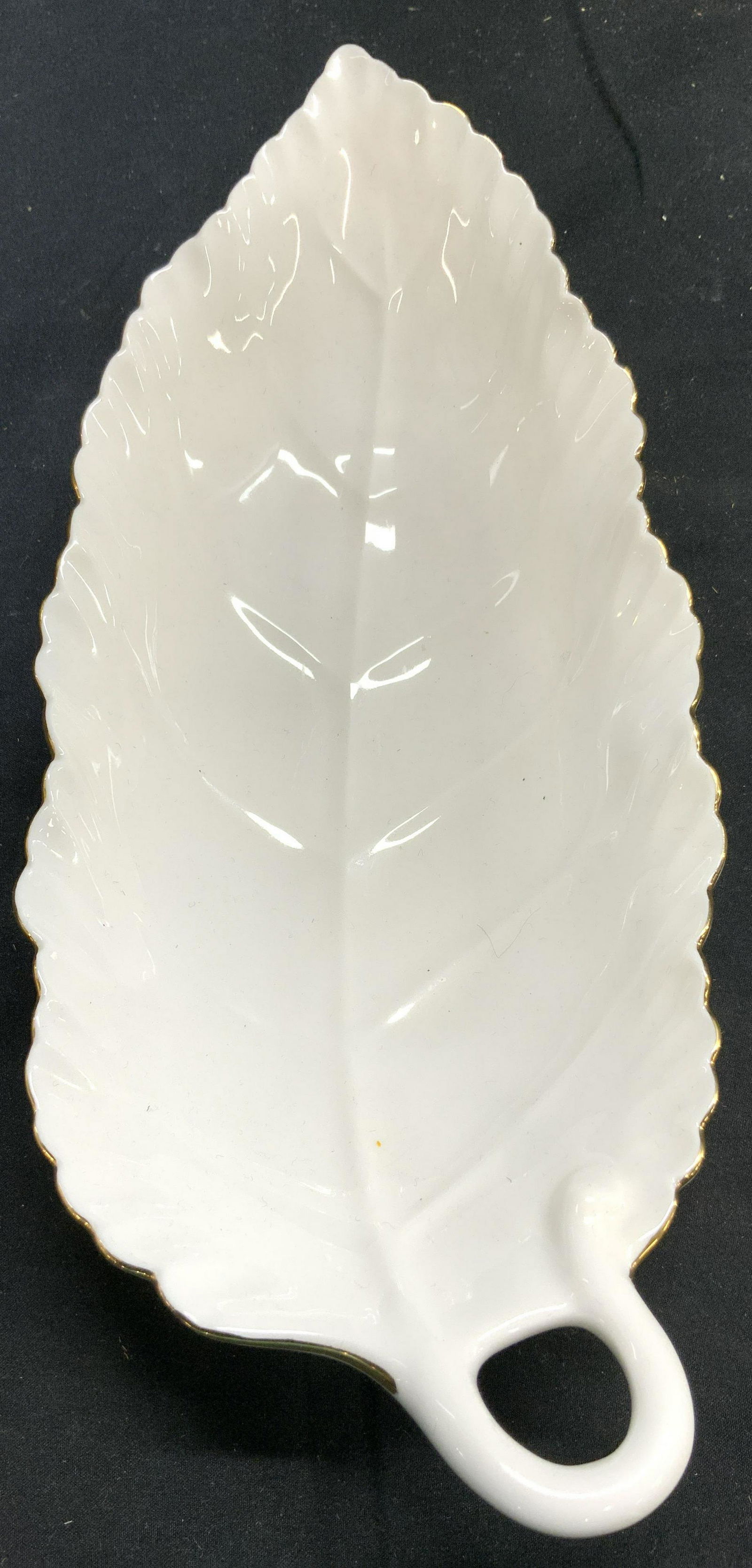 HOME BEAUTIFUL VERMEIL Gilt Porcelain Leaf Dish (1 of 6)