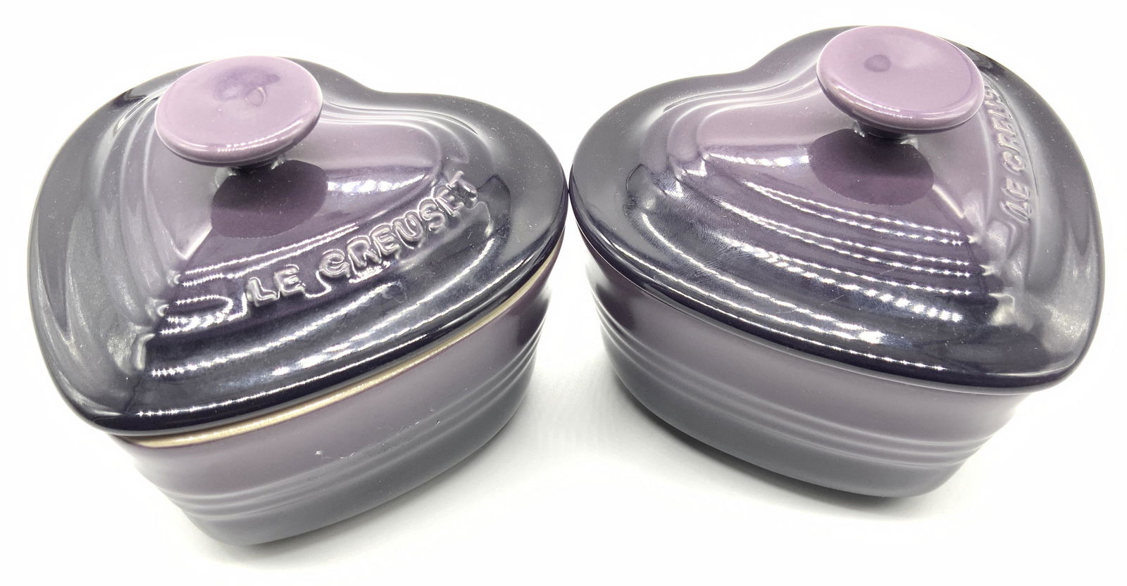 Pair LE CREUSET Amethyst Heart Ramekins (1 of 12)