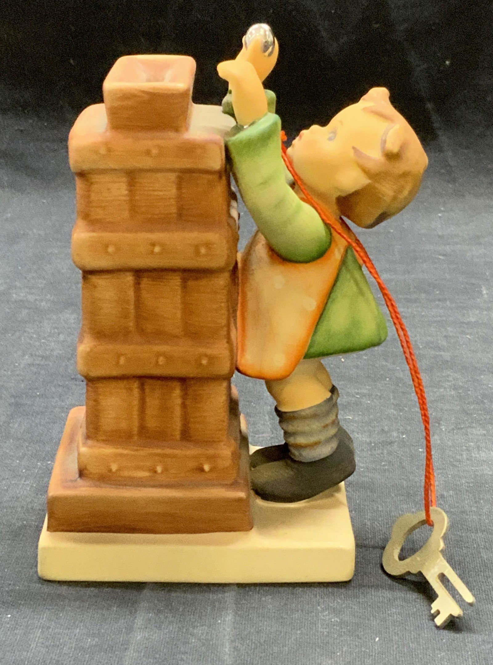 Vtg GOEBEL Hummel Chimney Coin Bank (1 of 6)