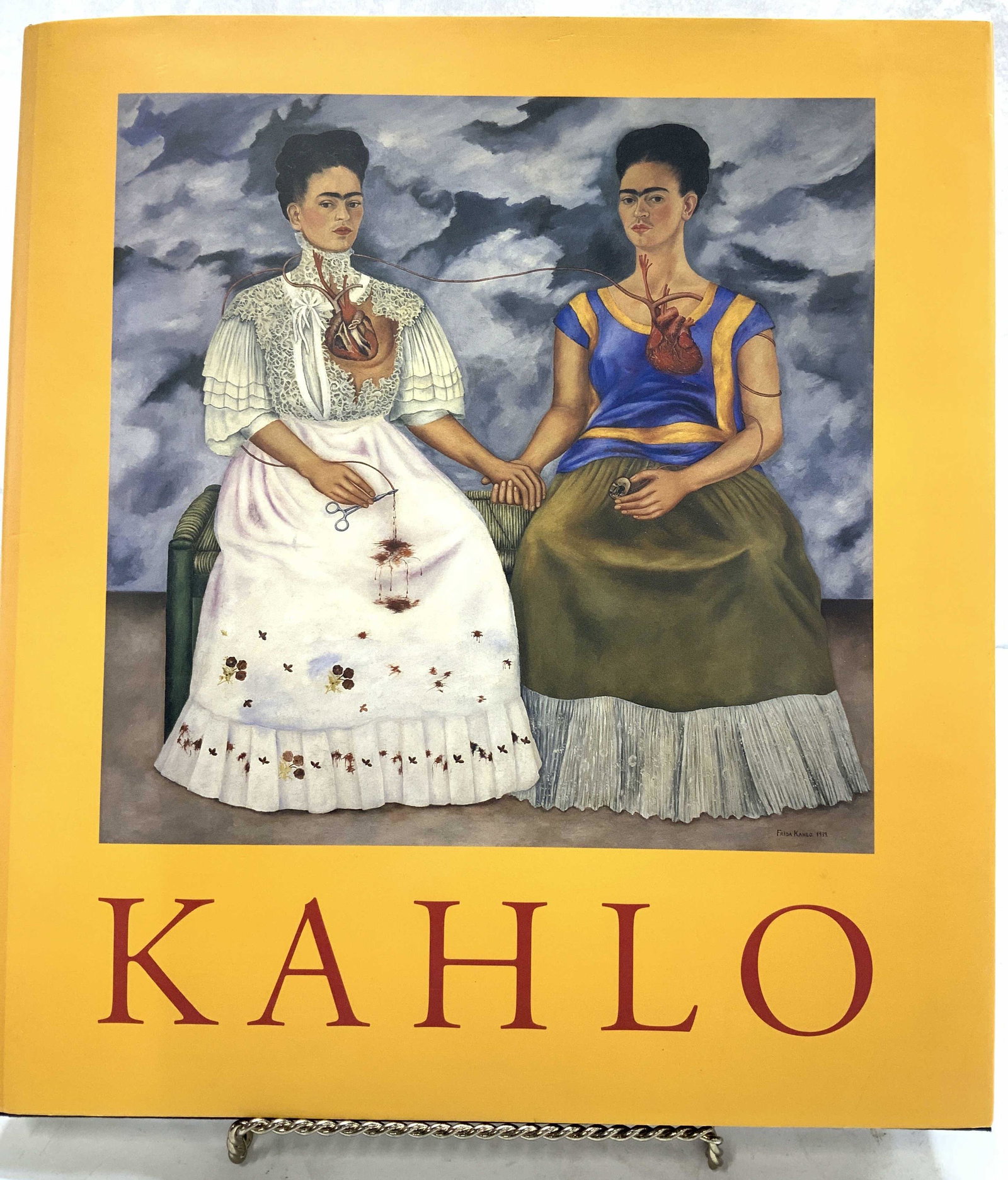 KAHLO , Illustrated Art & History Book Frida Kahlo: Coffee table Frida Kahlo Illustrated Art Book. title FRIDA. Bullfinch Press Book, Little , Brown, and Co, Boston, MA. PRINTED IN ITALY c. 2000. 220 color and black and white illustrations. Mexican Art