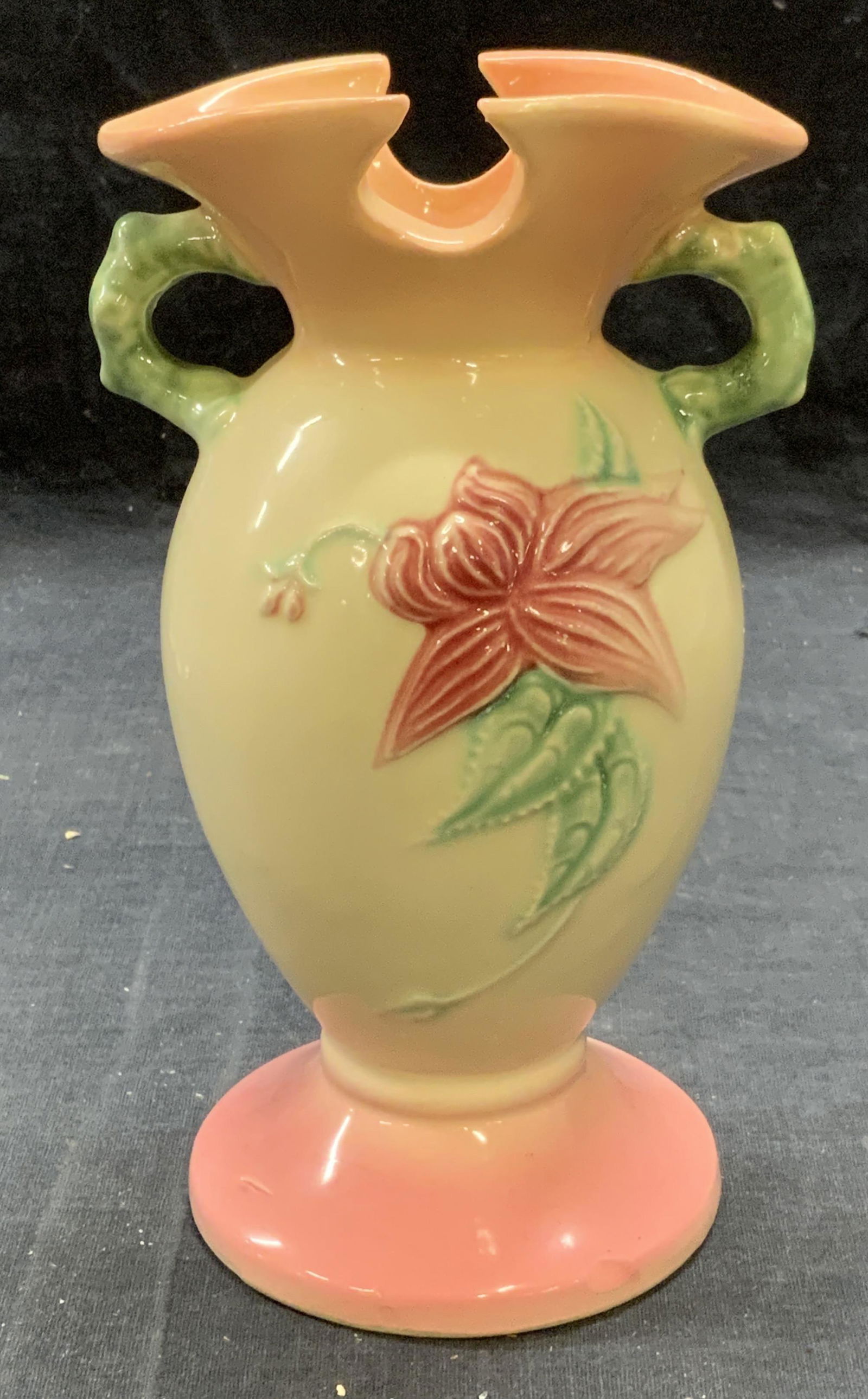 Vintage HULL Floral Art Pottery Vase (1 of 6)