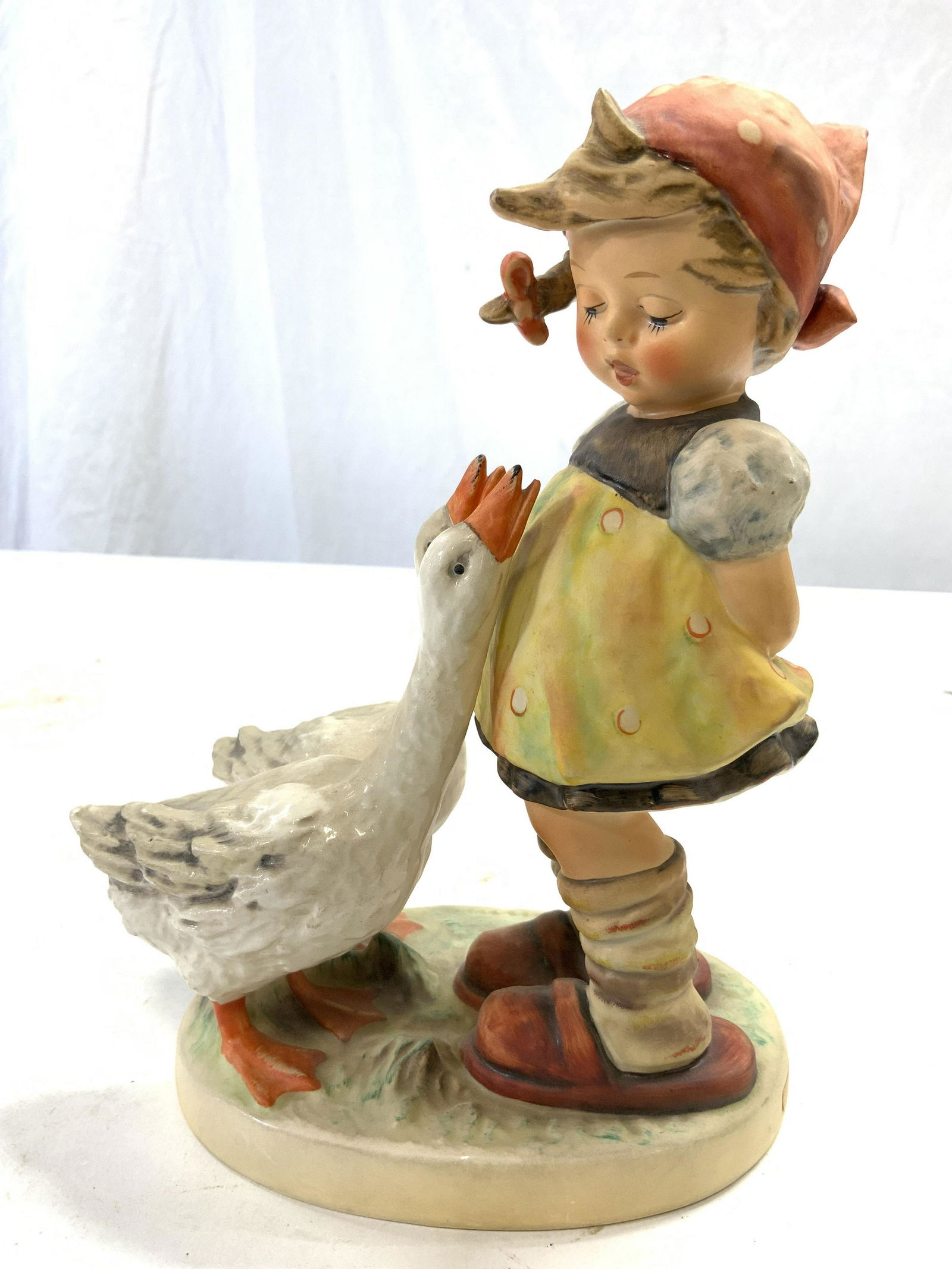 MJ HUMMEL GOOSE GIRL Vintage Porcelain Figure (1 of 9)