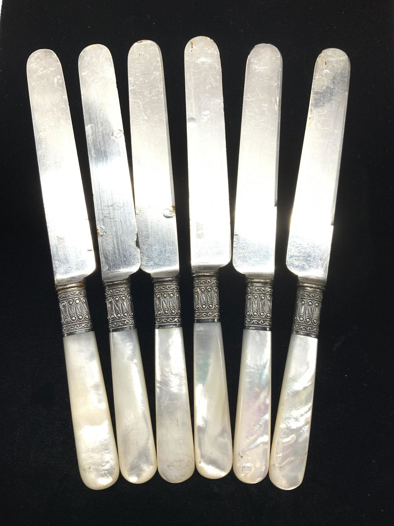 Set 6 Antique TOWLE Mother of Pearl Flat Knives (1 of 7)