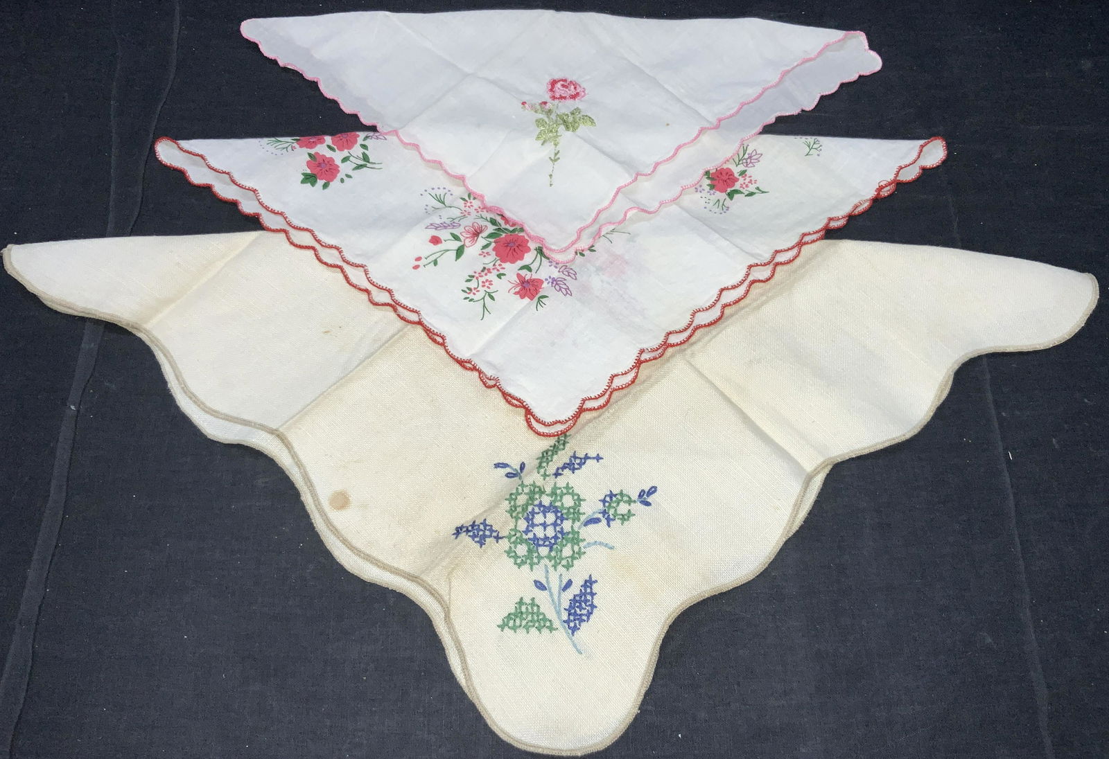 3 Assorted VNTG Embroidered Floral Handkerchiefs (1 of 9)