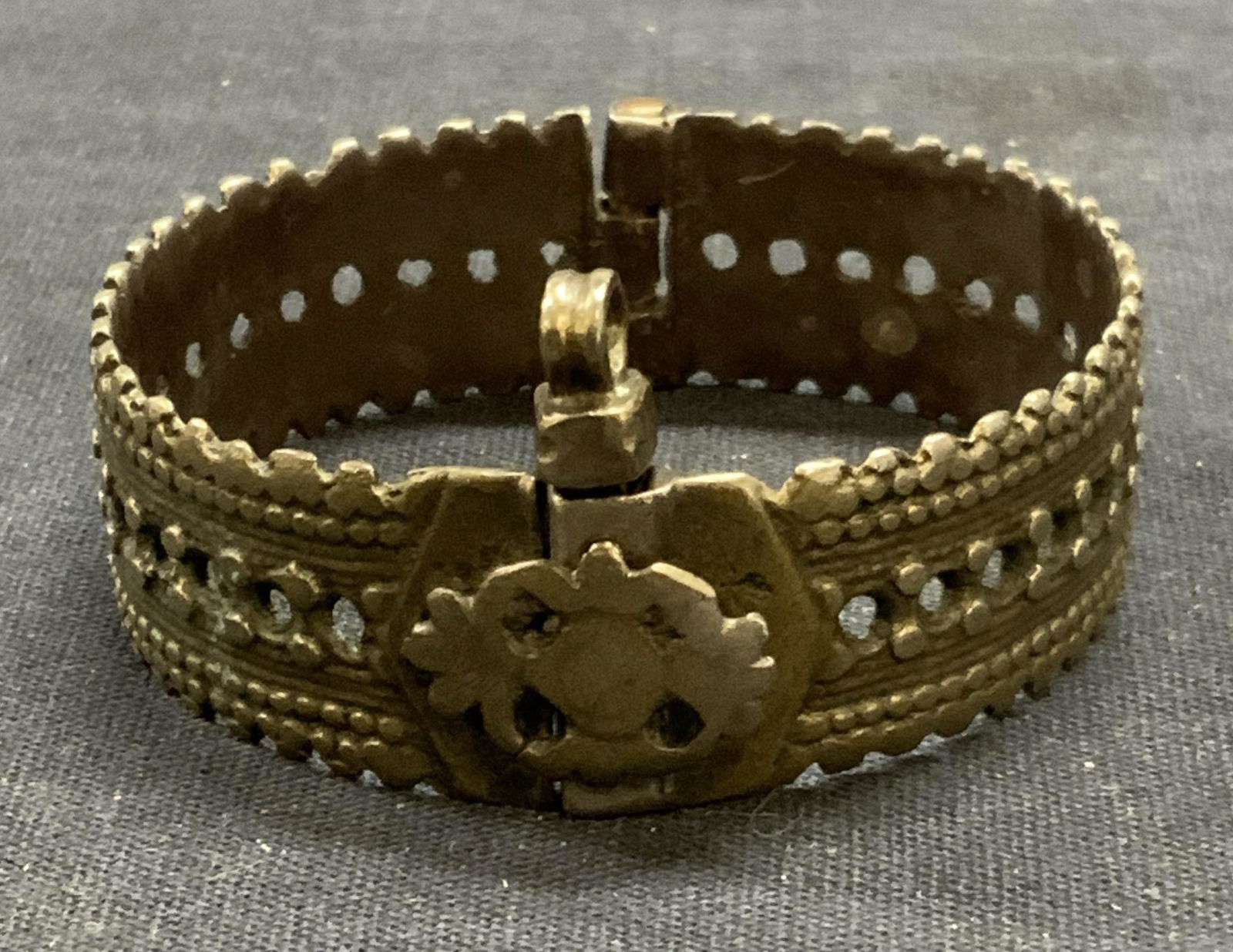 Vintage Silver Tone Etched Bangle Bracelet (1 of 6)