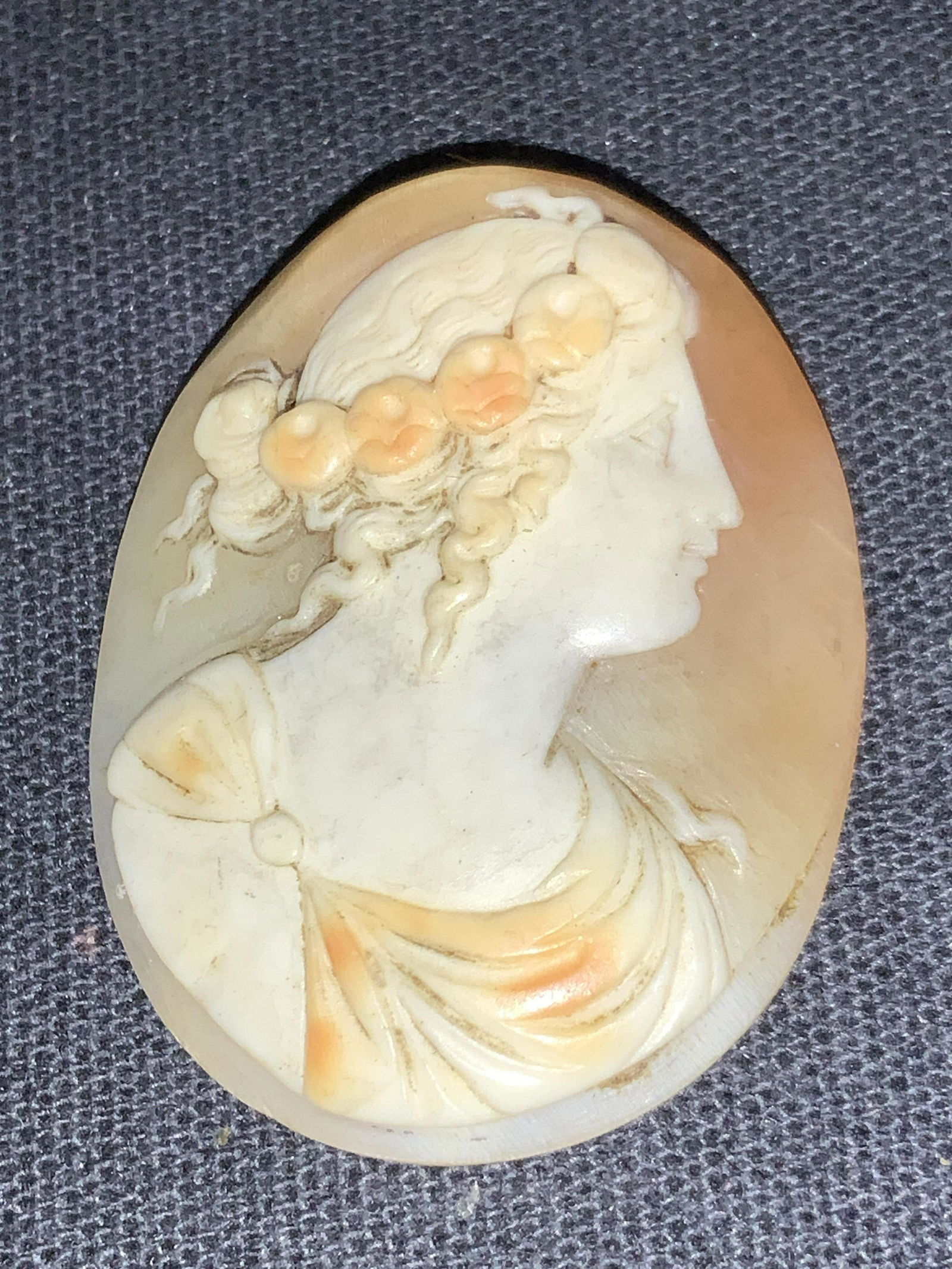 Carved Shell Cameo Accessory (1 of 7)