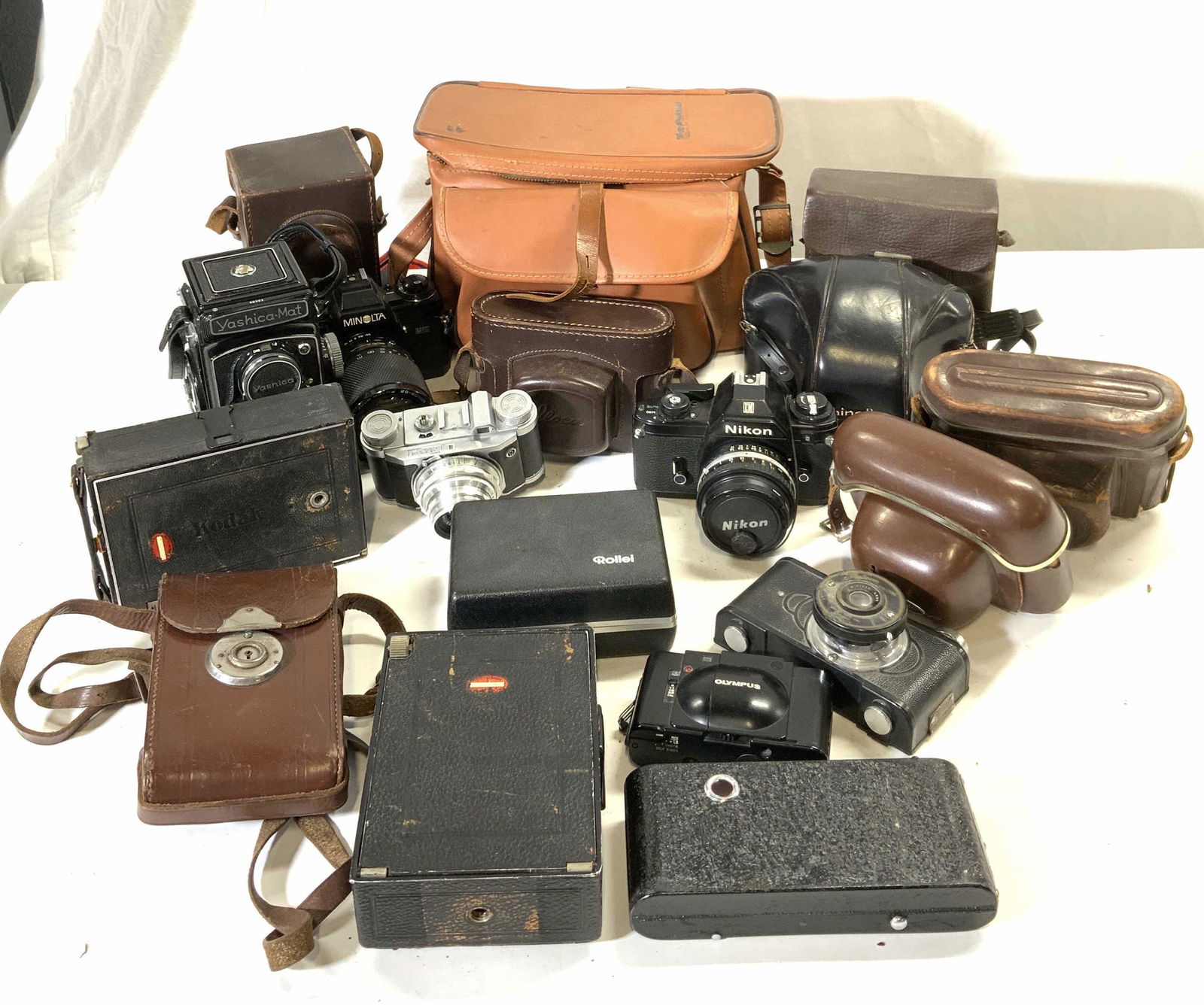 Group Vintage Cameras, Kodak, Goldy, Zeiss, More (1 of 11)