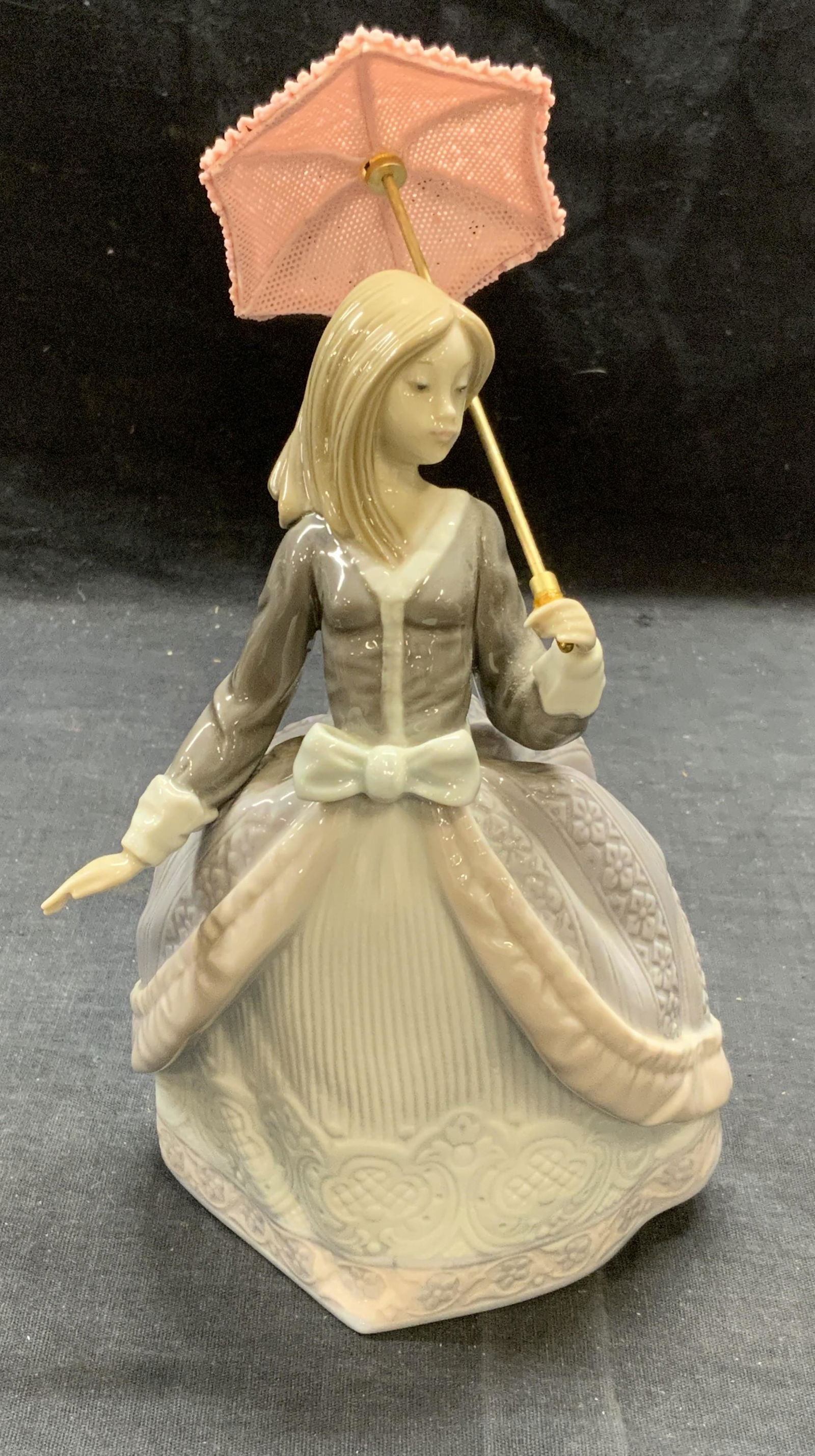 Lladro Woman with Parasol Porcelain Figurine (1 of 6)
