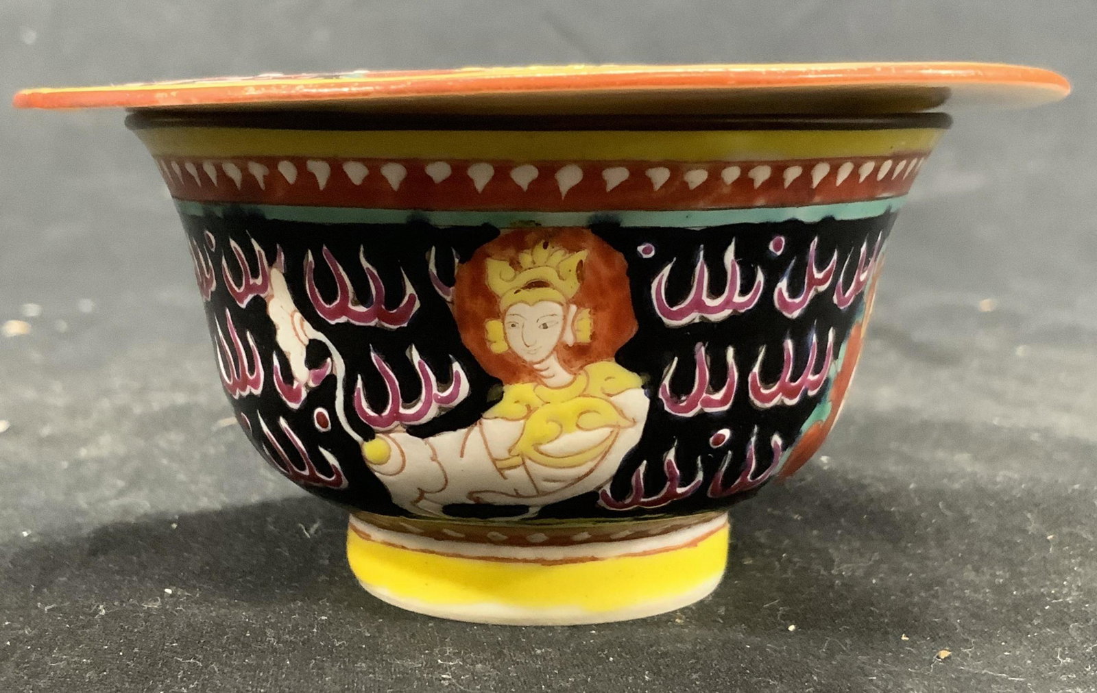Vntg Hand Painted Asian Porcelain Vessel W Lid (1 of 6)
